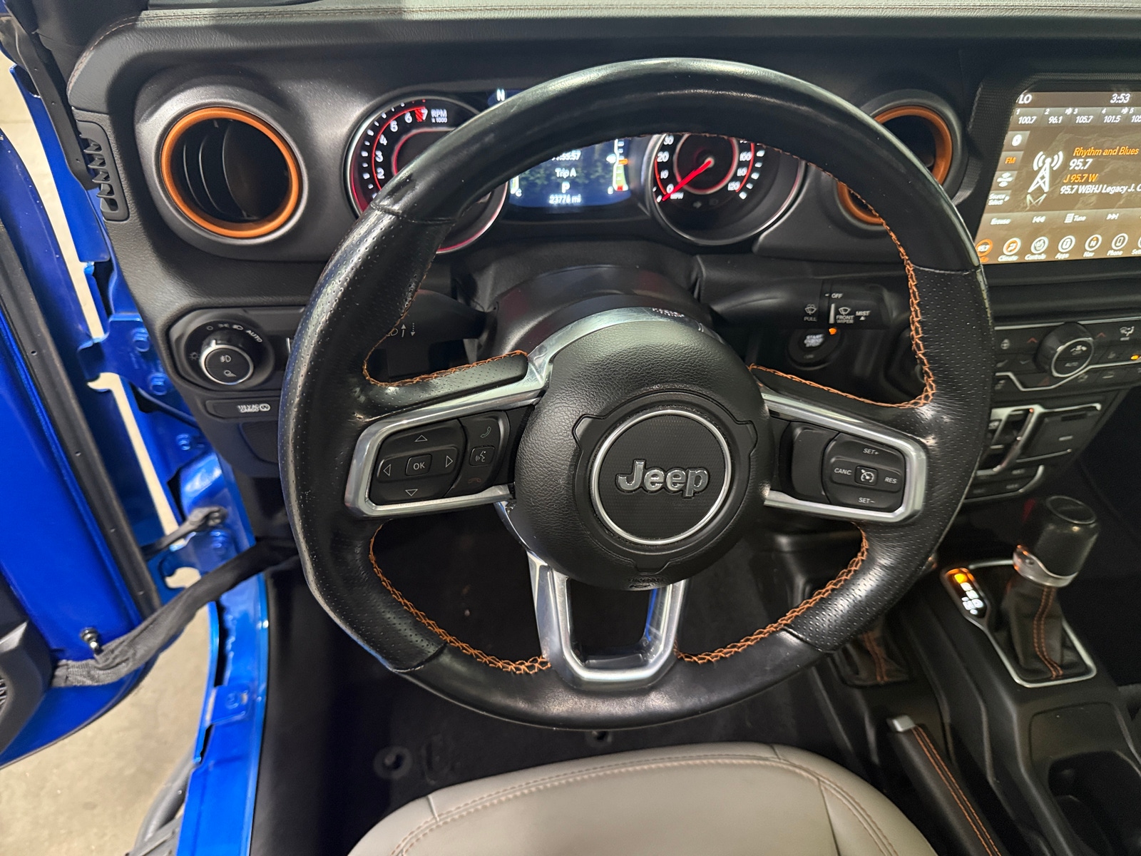 Thumbnail: 2021 Jeep Gladiator - 4