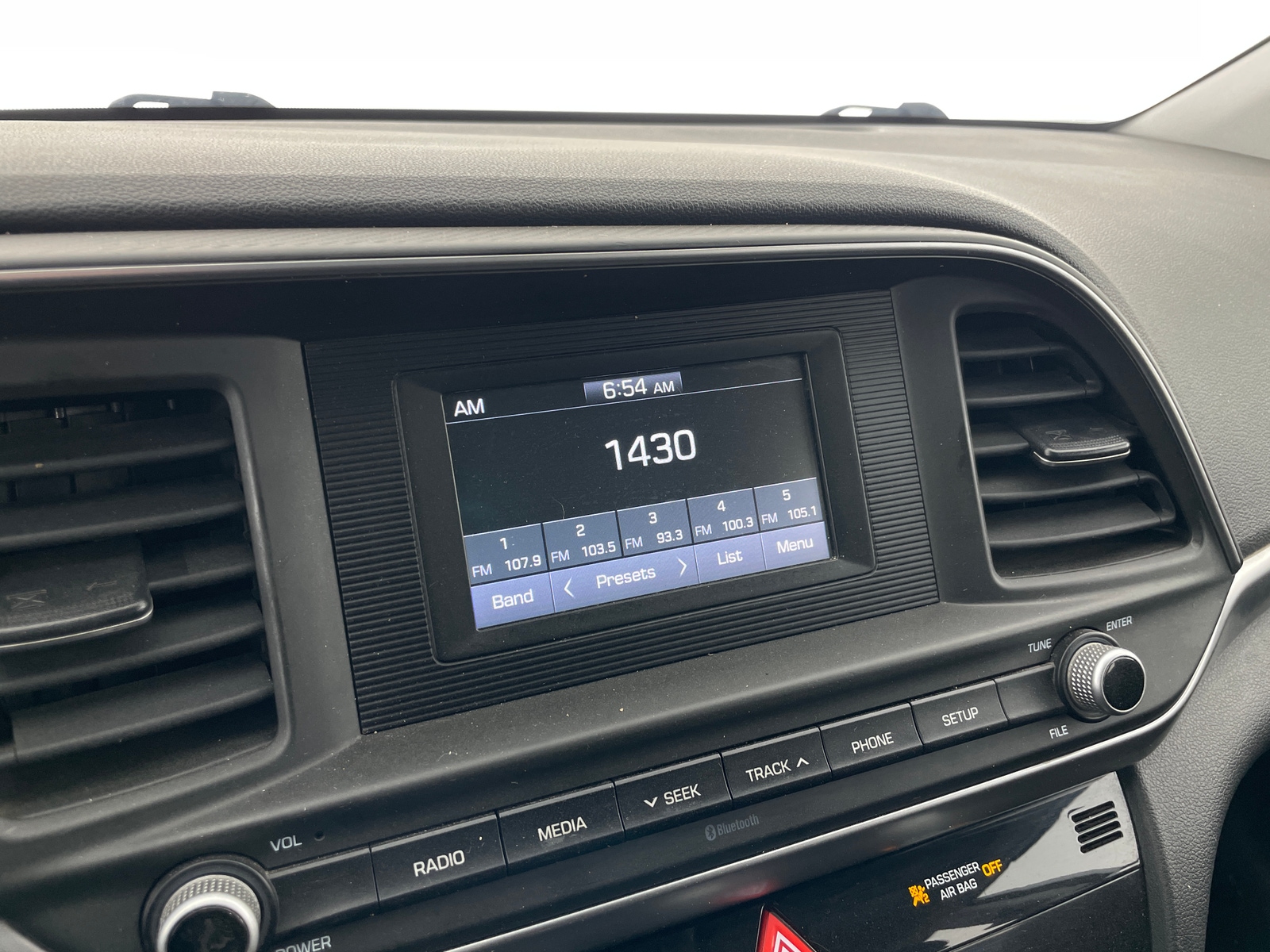 Thumbnail: 2020 Hyundai Elantra - 4