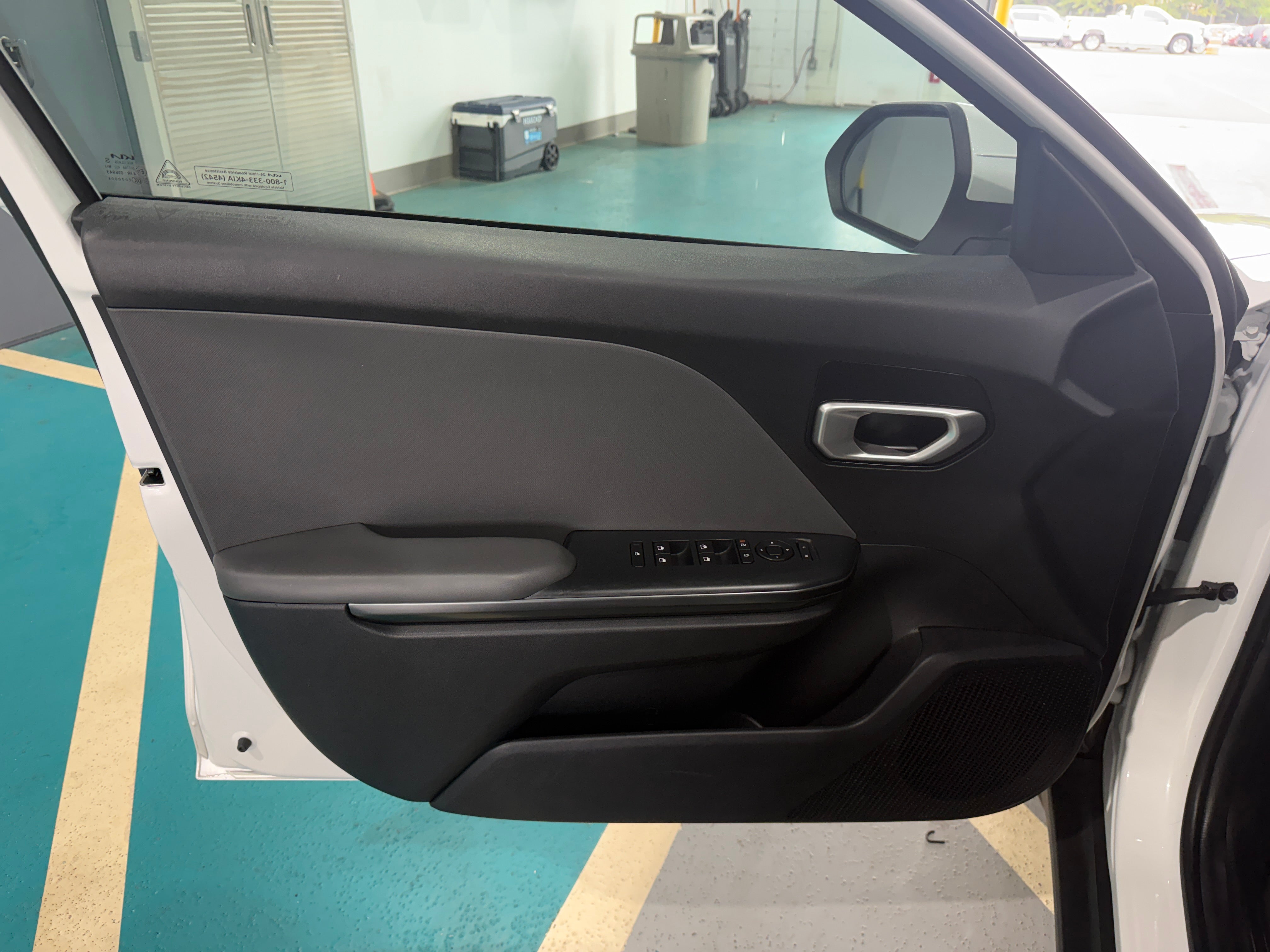 2025 Kia K4 LXS - Photo 10