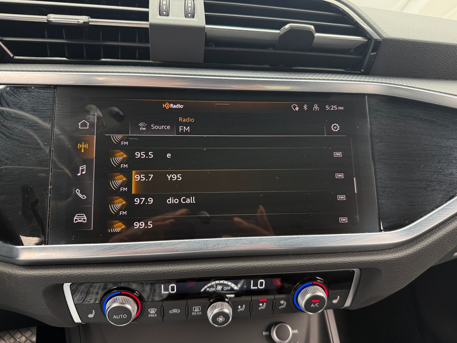 Thumbnail: 2023 Audi Q3 - 4