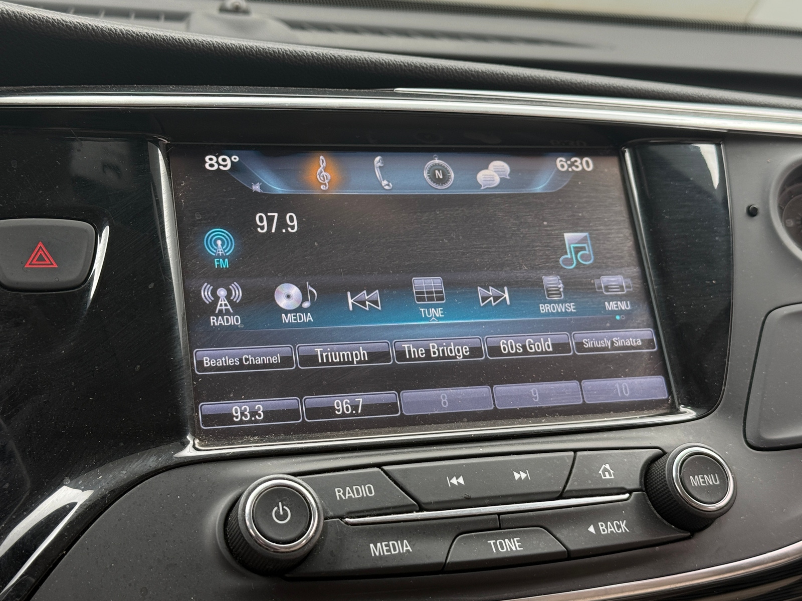 Thumbnail: 2017 Buick Envision - 3