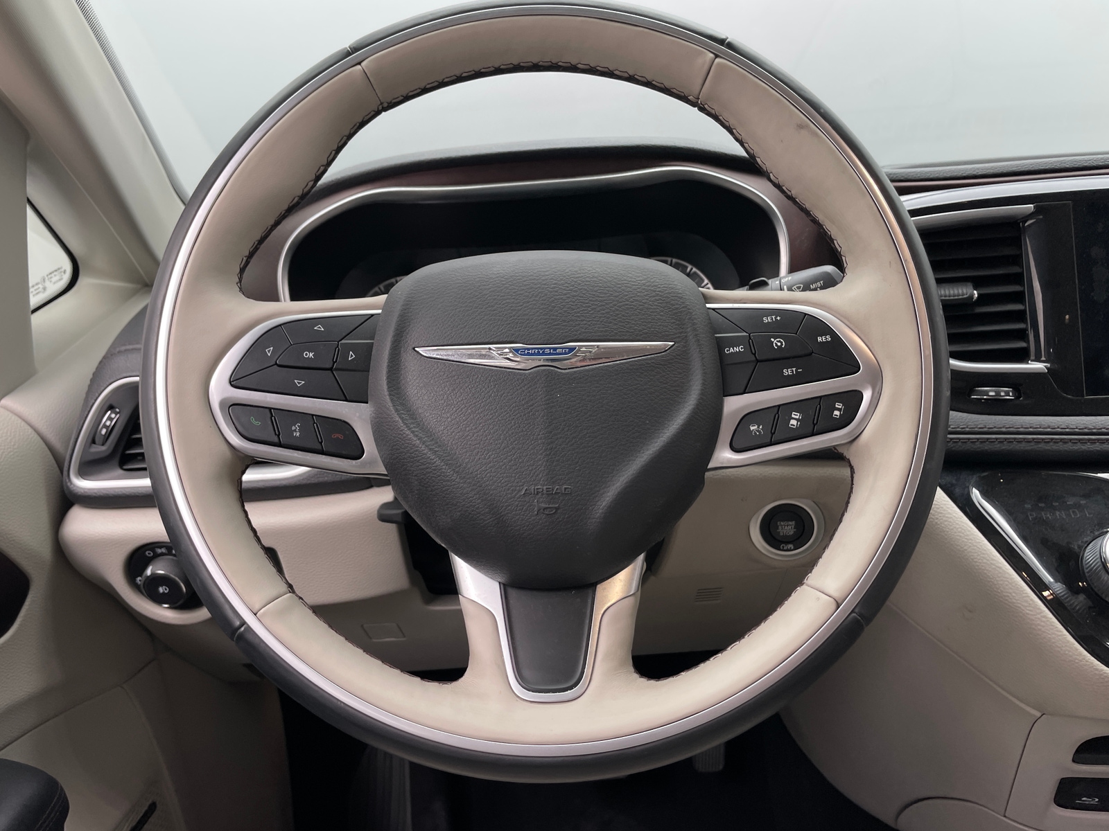 Thumbnail: 2018 Chrysler Pacifica - 4