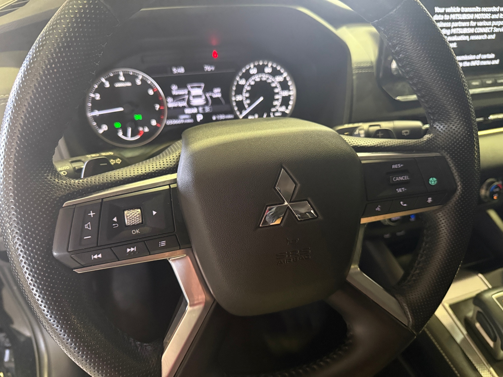 Thumbnail: 2022 Mitsubishi Outlander - 4