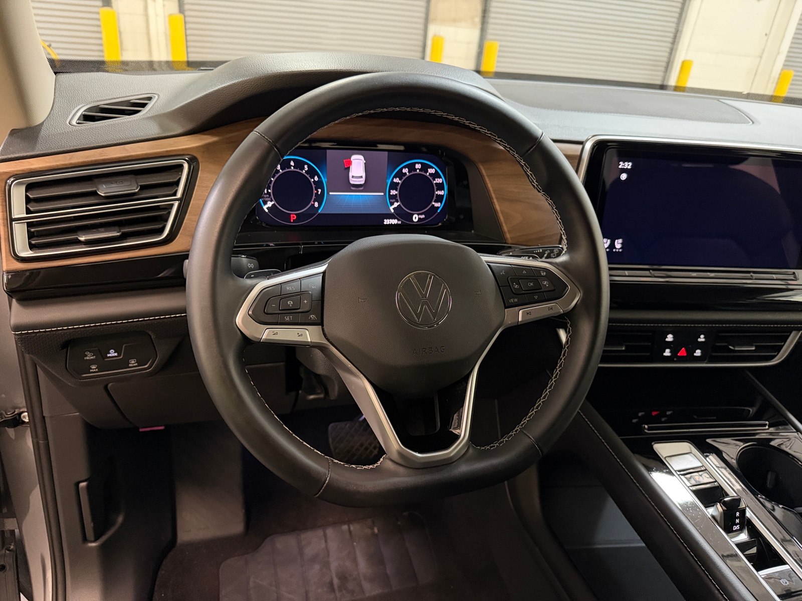 Thumbnail: 2026 Volkswagen Atlas - 4