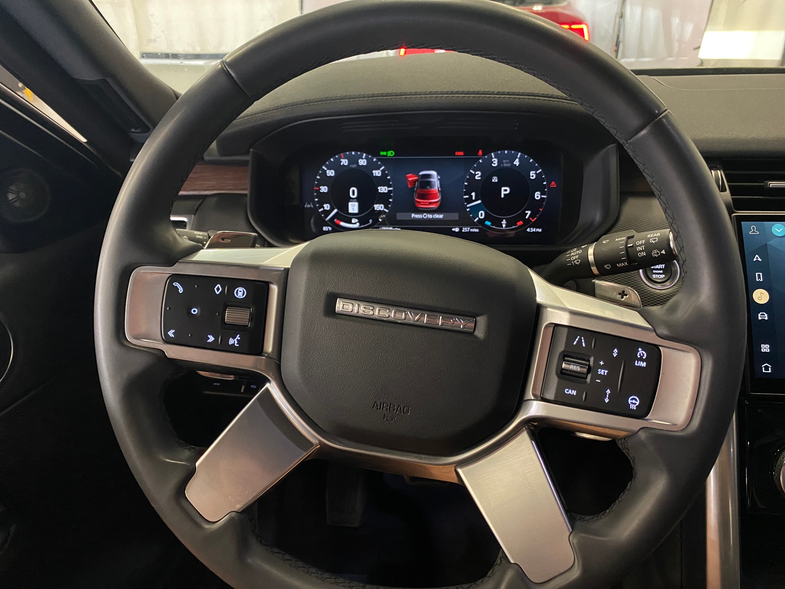 Thumbnail: 2024 Land Rover Discovery - 5