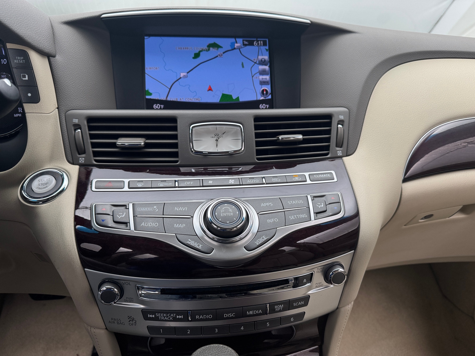 Thumbnail: 2019 INFINITI Q70 - 3
