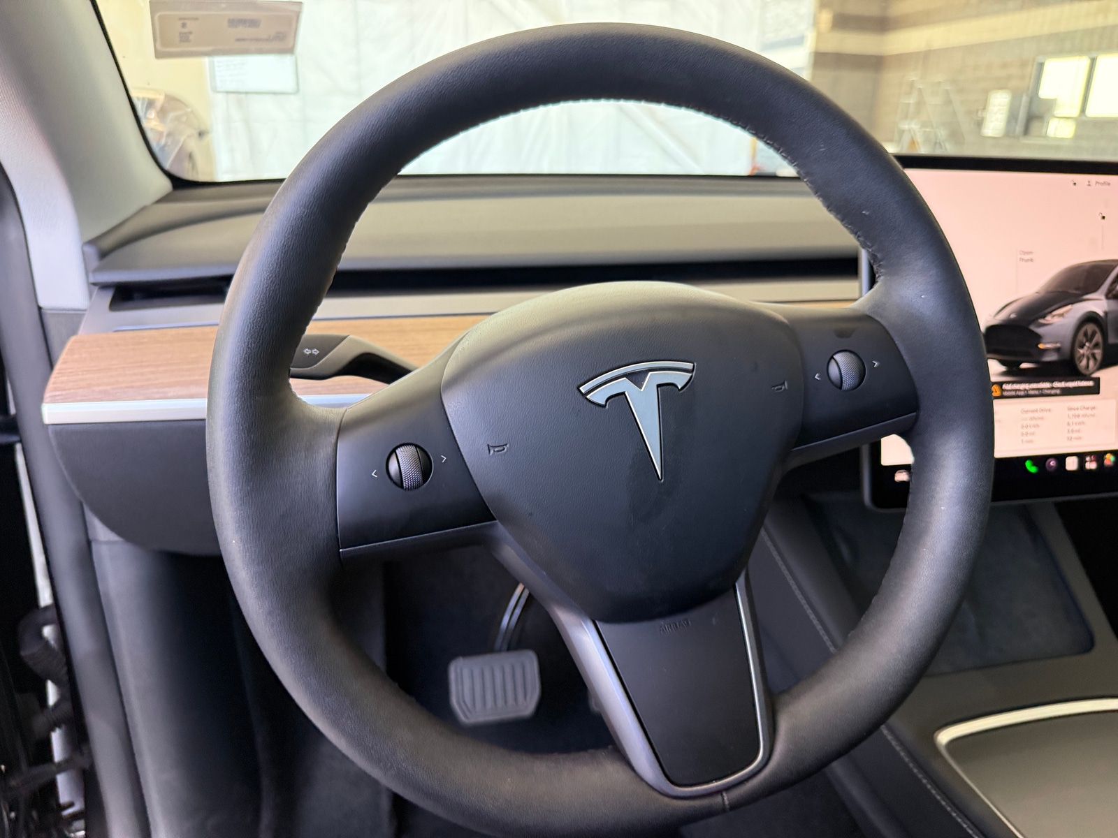 Thumbnail: 2025 Tesla Model Y - 4