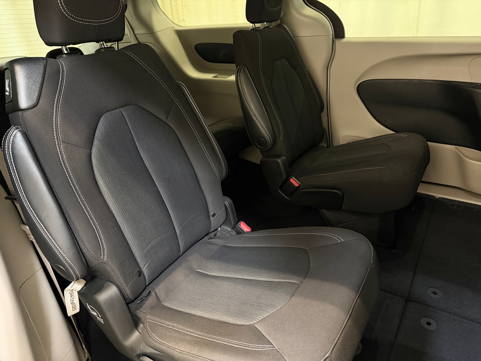 Thumbnail: 2023 Chrysler Voyager - 6