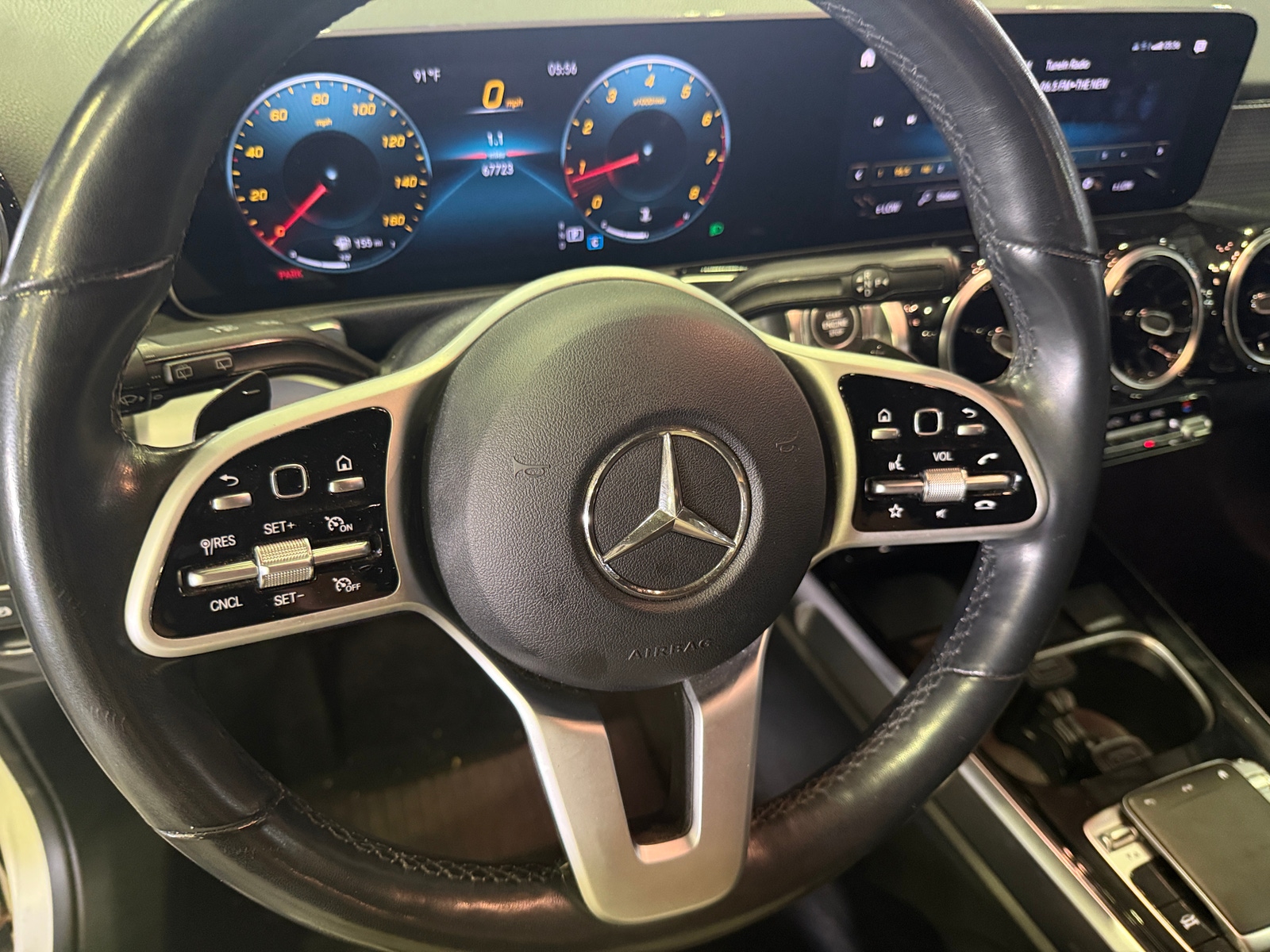 Thumbnail: 2020 Mercedes-Benz GLB - 4