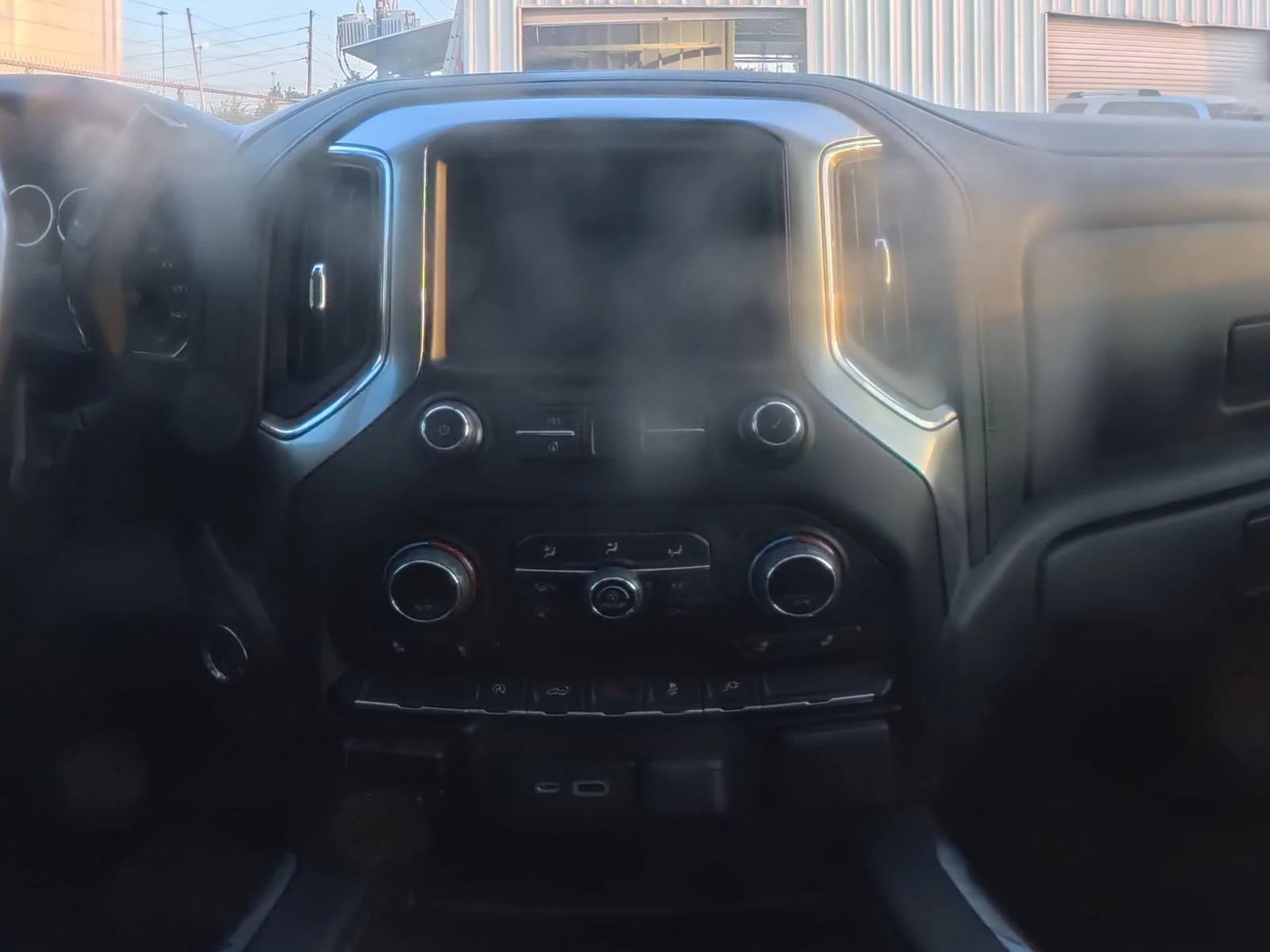 Thumbnail: 2022 Chevrolet Silverado 1500 - 3