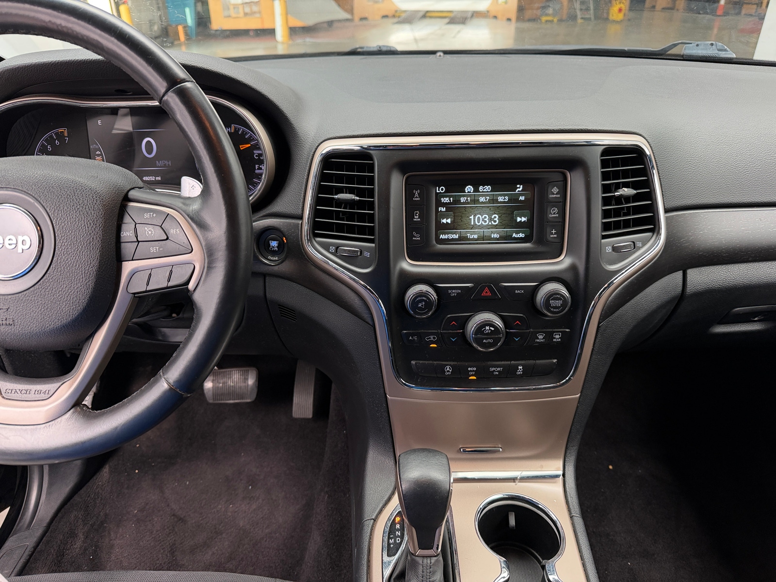 Thumbnail: 2016 Jeep Grand Cherokee - 3