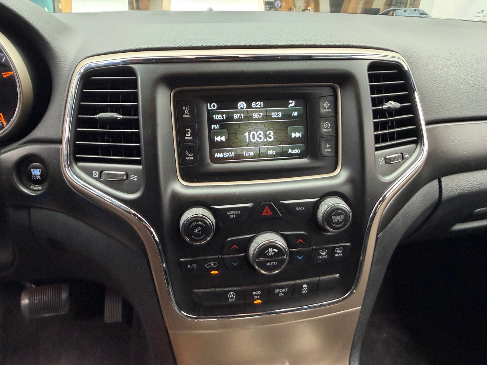 Thumbnail: 2016 Jeep Grand Cherokee - 4