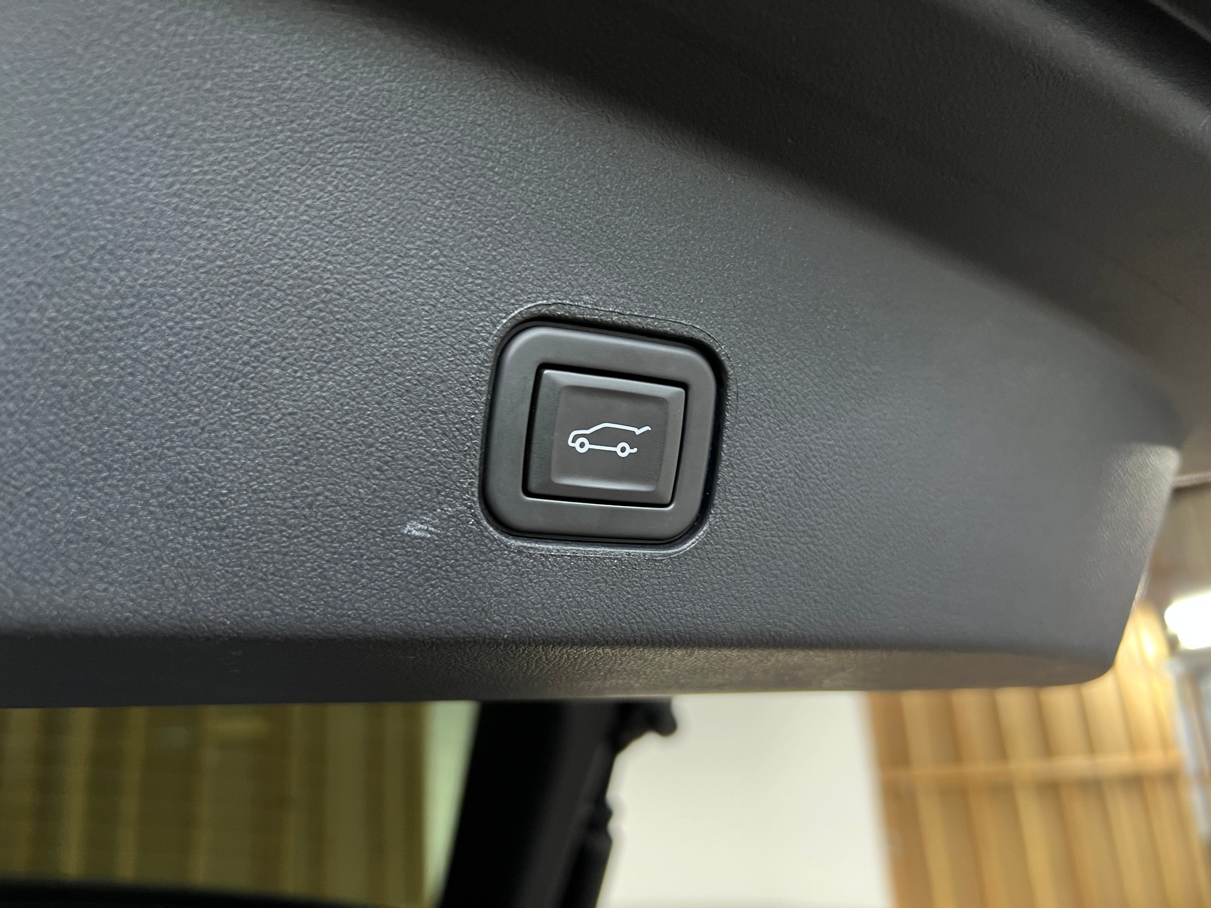 Used 2024 Cadillac LYRIQ Luxury 2 with VIN 1GYKPRRK8RZ122721 for sale in Auburn, WA