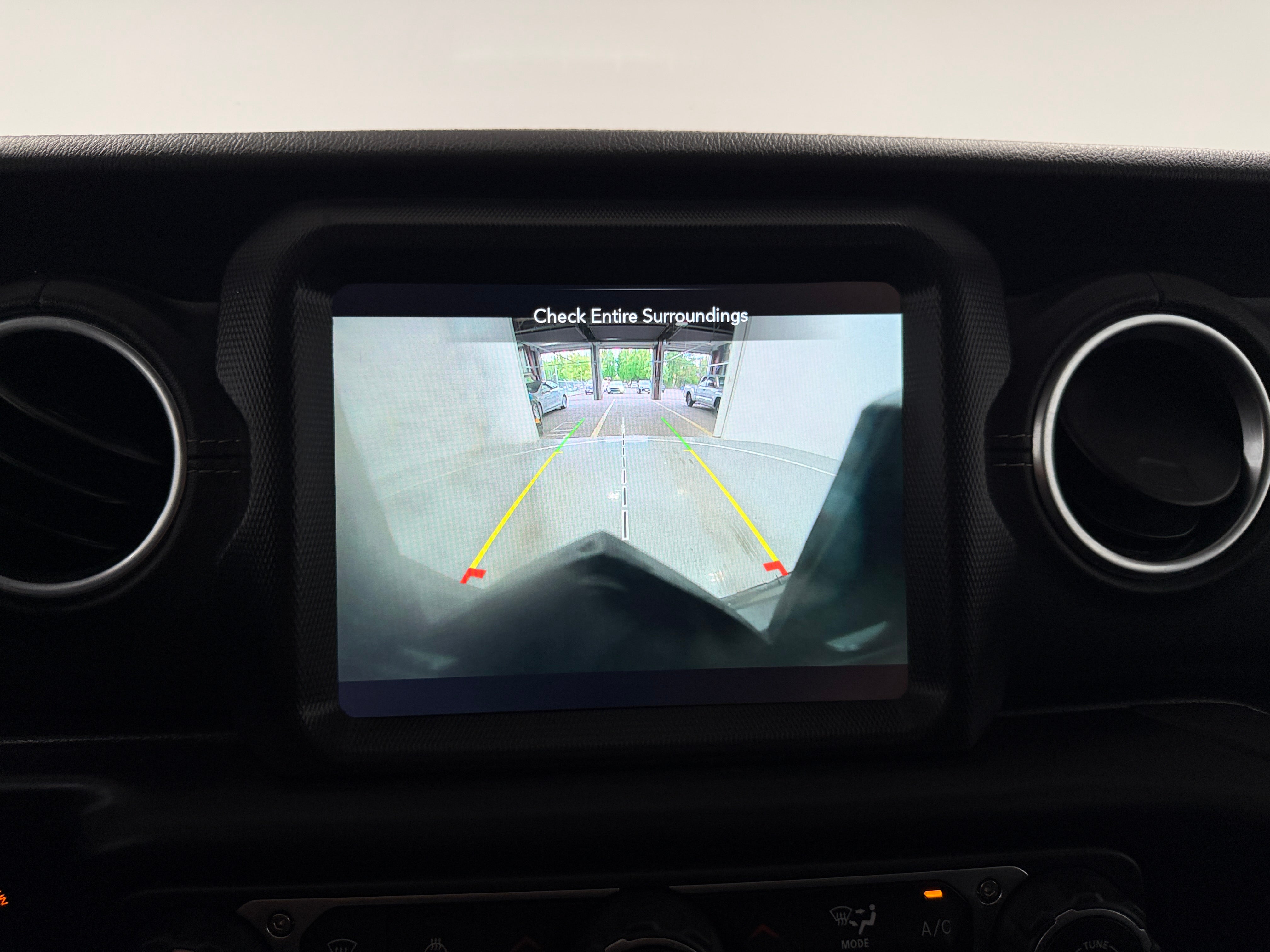 2022 Jeep Wrangler Unlimited Sahara 4XE - Photo 16