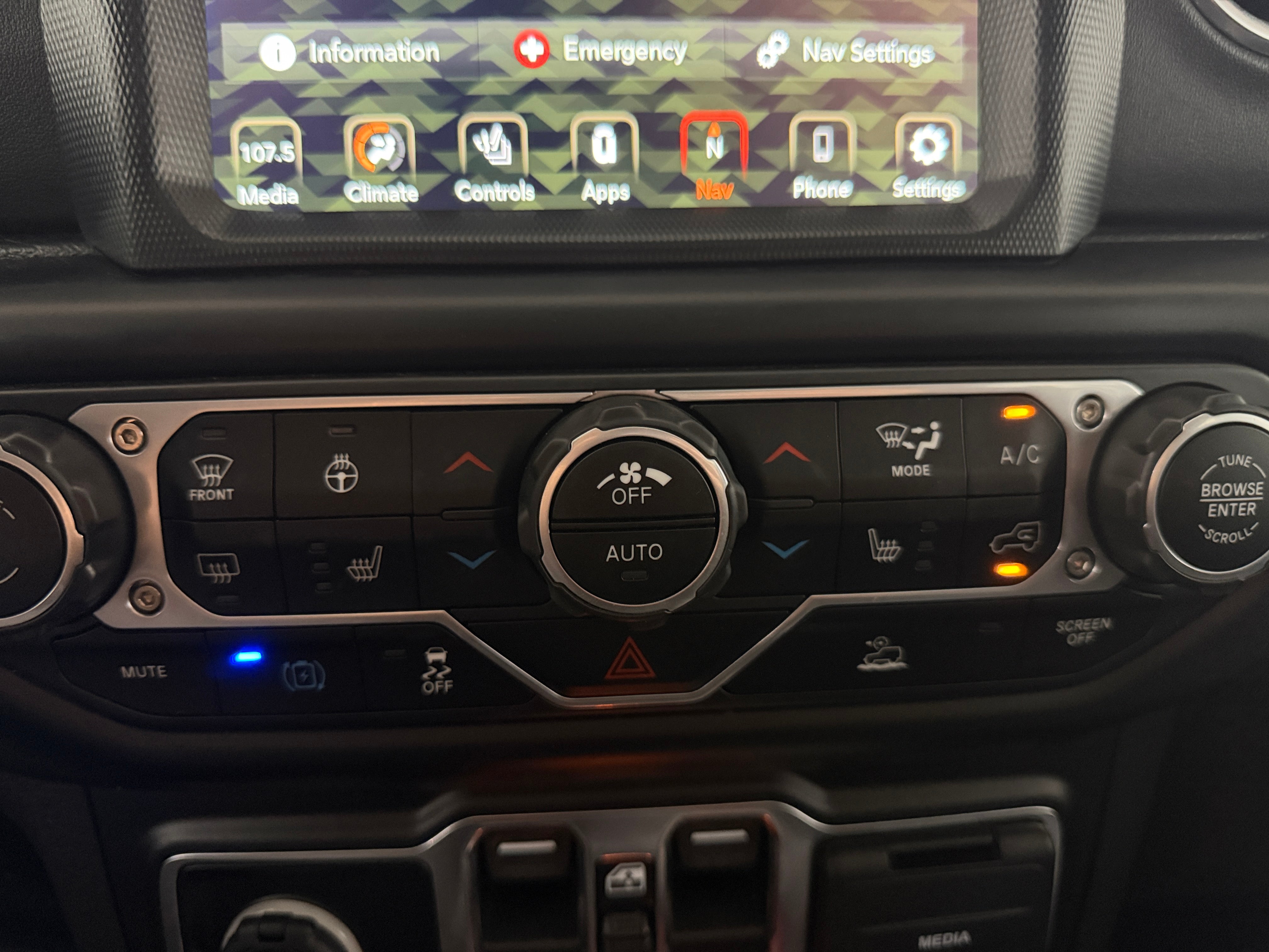 2022 Jeep Wrangler Unlimited Sahara 4XE - Photo 18