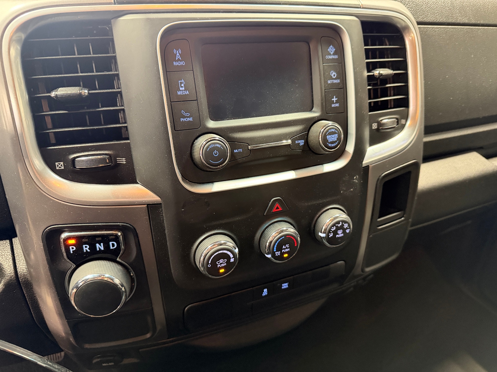 Thumbnail: 2024 RAM 1500 Classic - 4