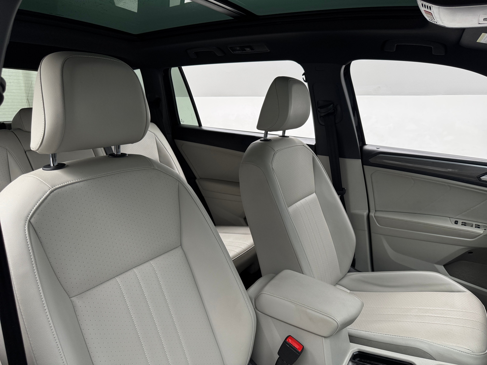 Thumbnail: 2023 Volkswagen Tiguan - 2