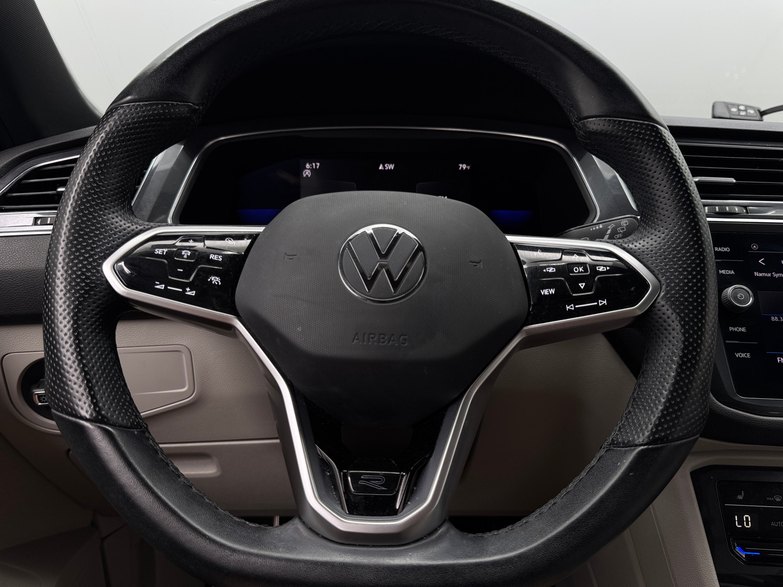 Thumbnail: 2023 Volkswagen Tiguan - 5