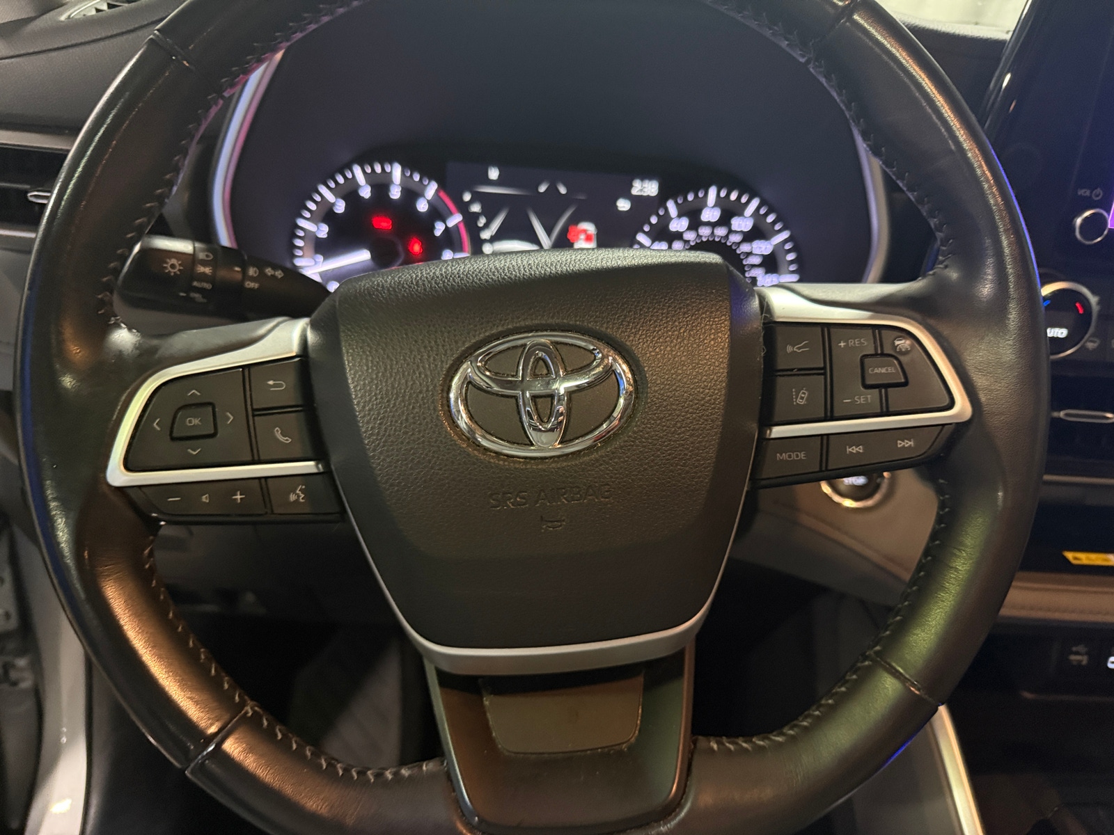 Thumbnail: 2023 Toyota Highlander - 5