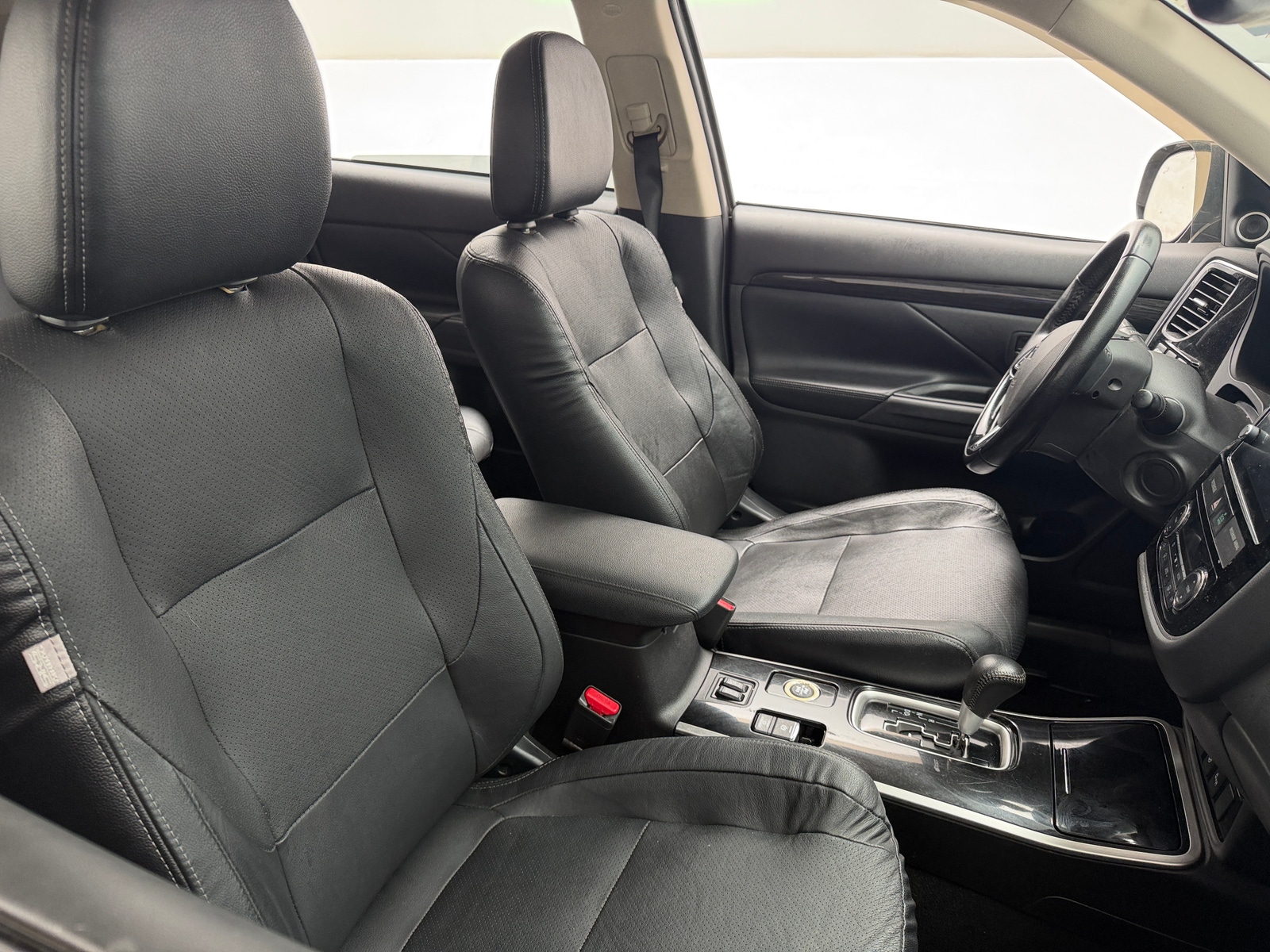 Thumbnail: 2018 Mitsubishi Outlander - 2