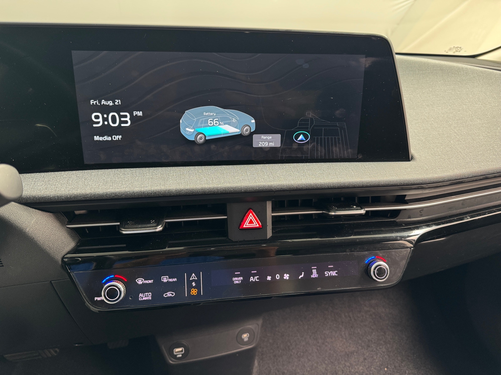 Thumbnail: 2023 Kia EV6 - 3