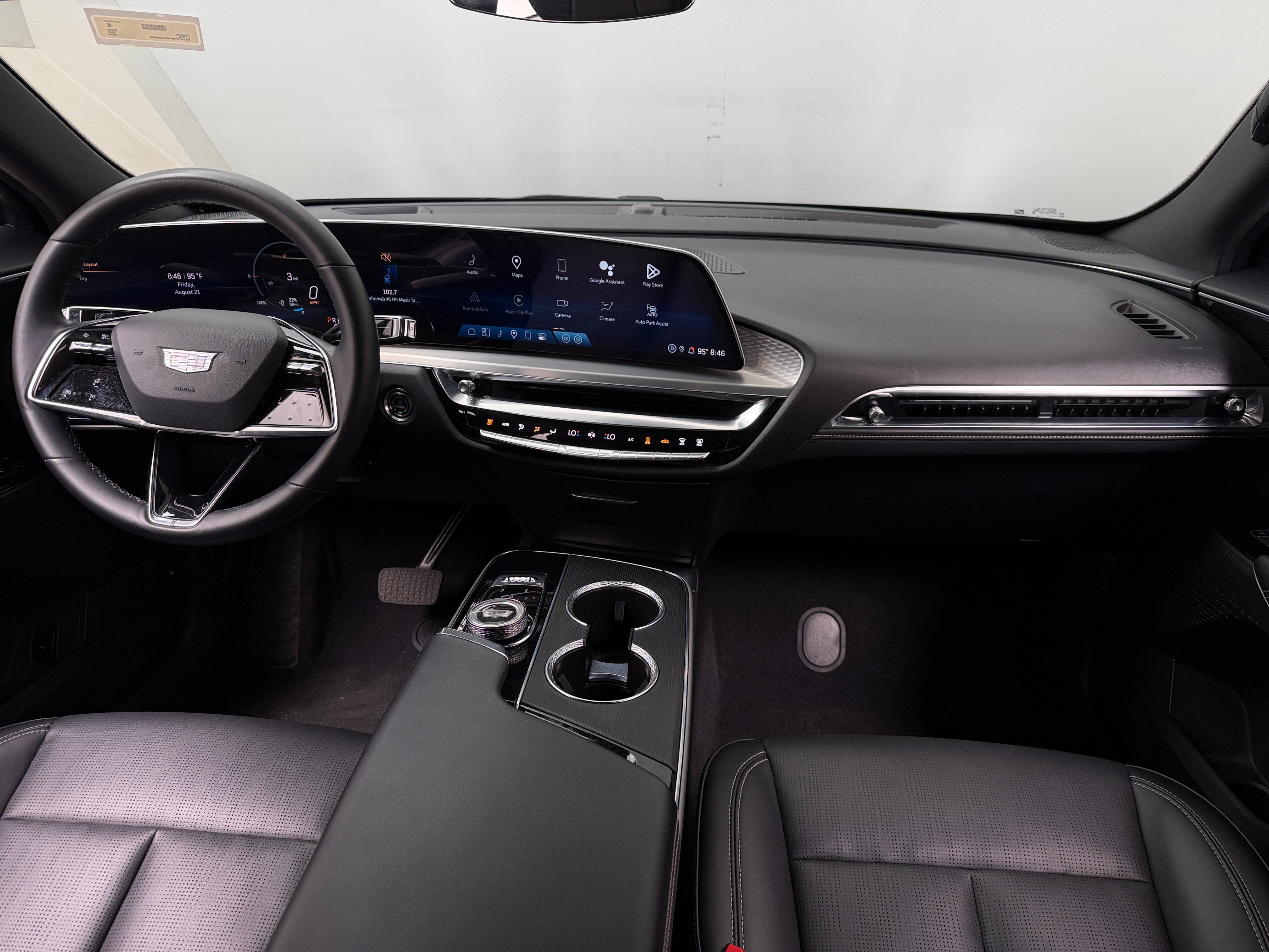 Used 2024 Cadillac LYRIQ Luxury 1 with VIN 1GYKPPRK4RZ106455 for sale in Oak Creek, WI