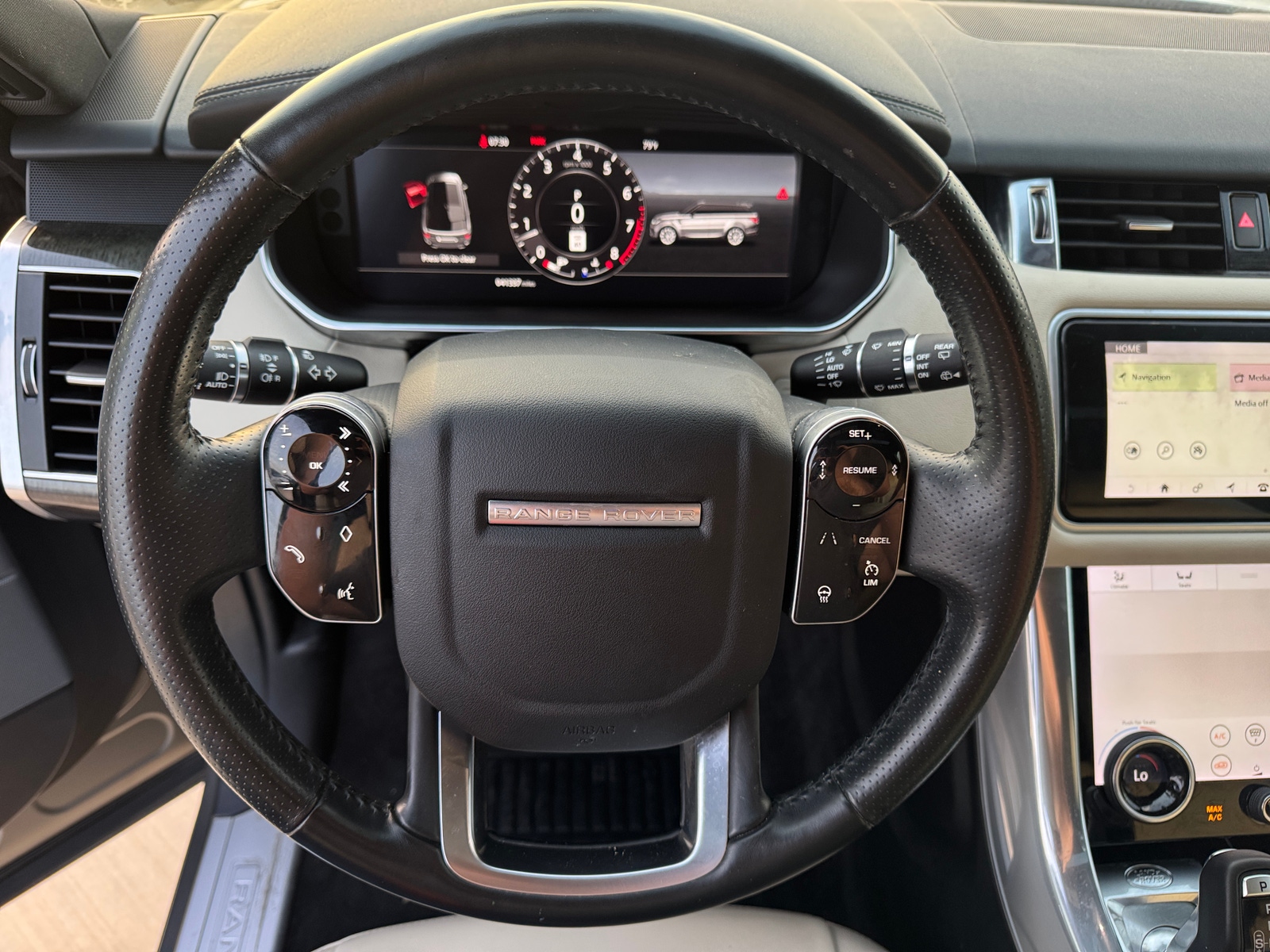 Thumbnail: 2020 Land Rover Range Rover Sport - 4