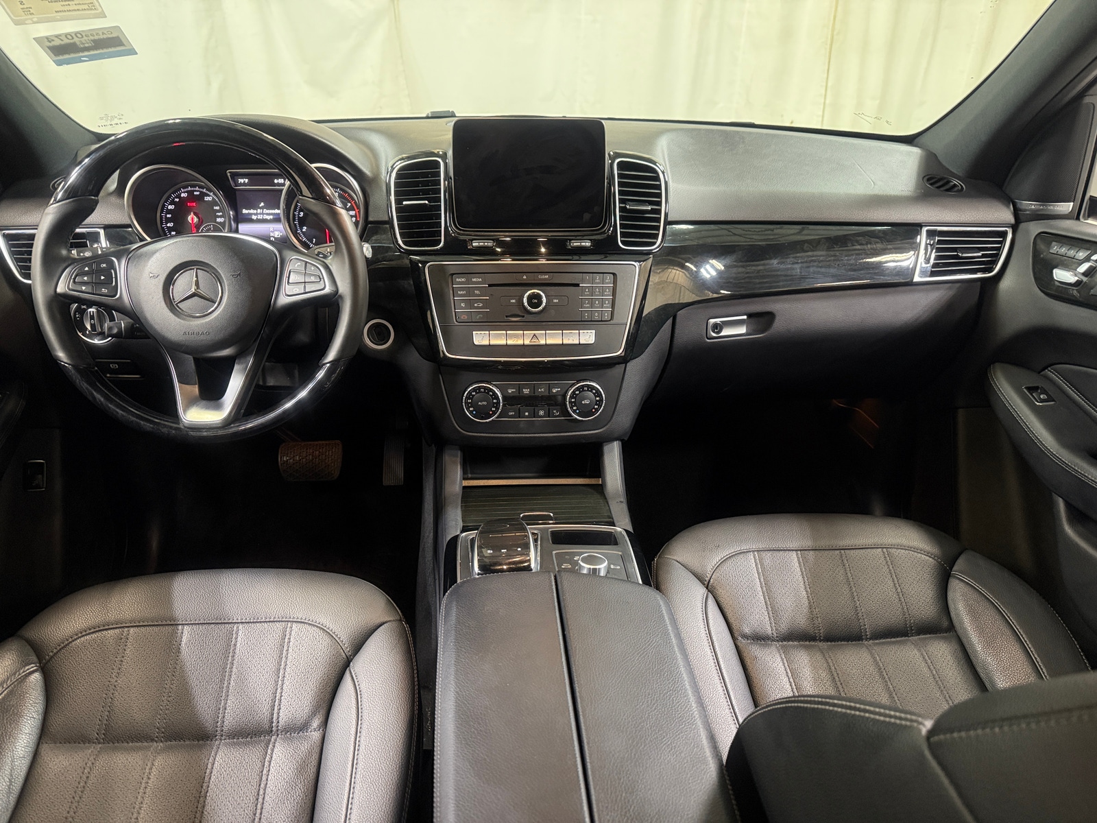 Thumbnail: 2017 Mercedes-Benz GLE - 2