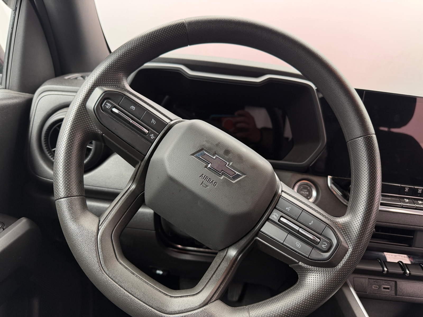 Thumbnail: 2024 Chevrolet Colorado - 5