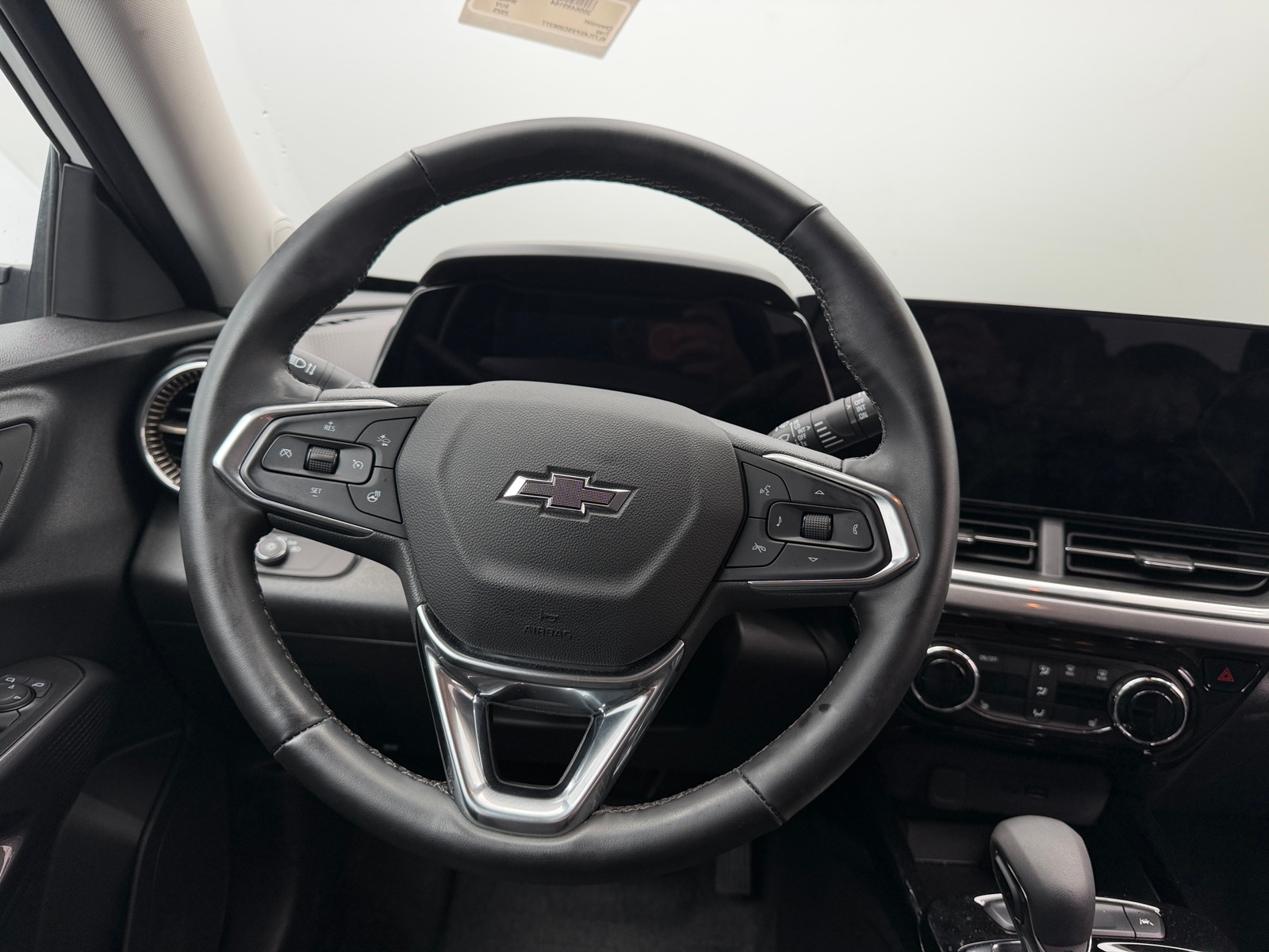 Thumbnail: 2025 Chevrolet Trax - 4