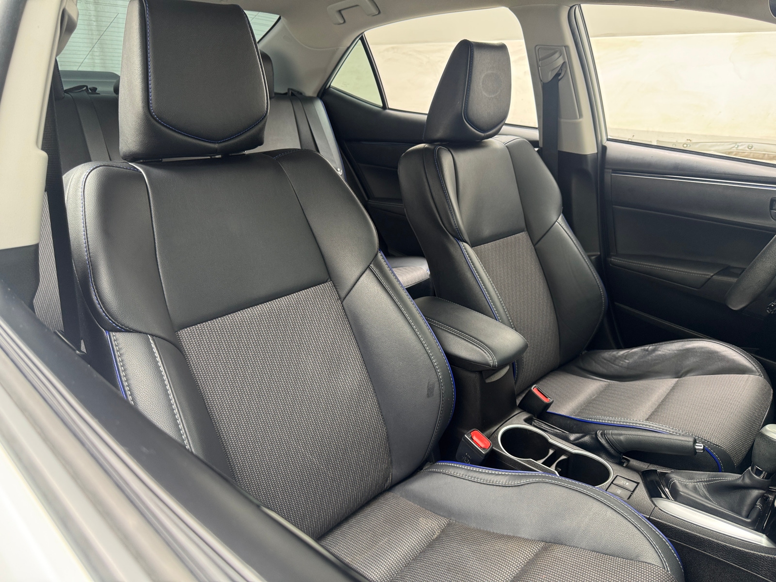 Thumbnail: 2017 Toyota Corolla - 2