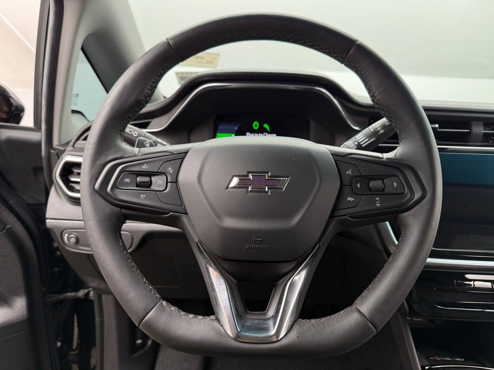 Thumbnail: 2023 Chevrolet Bolt EV - 4
