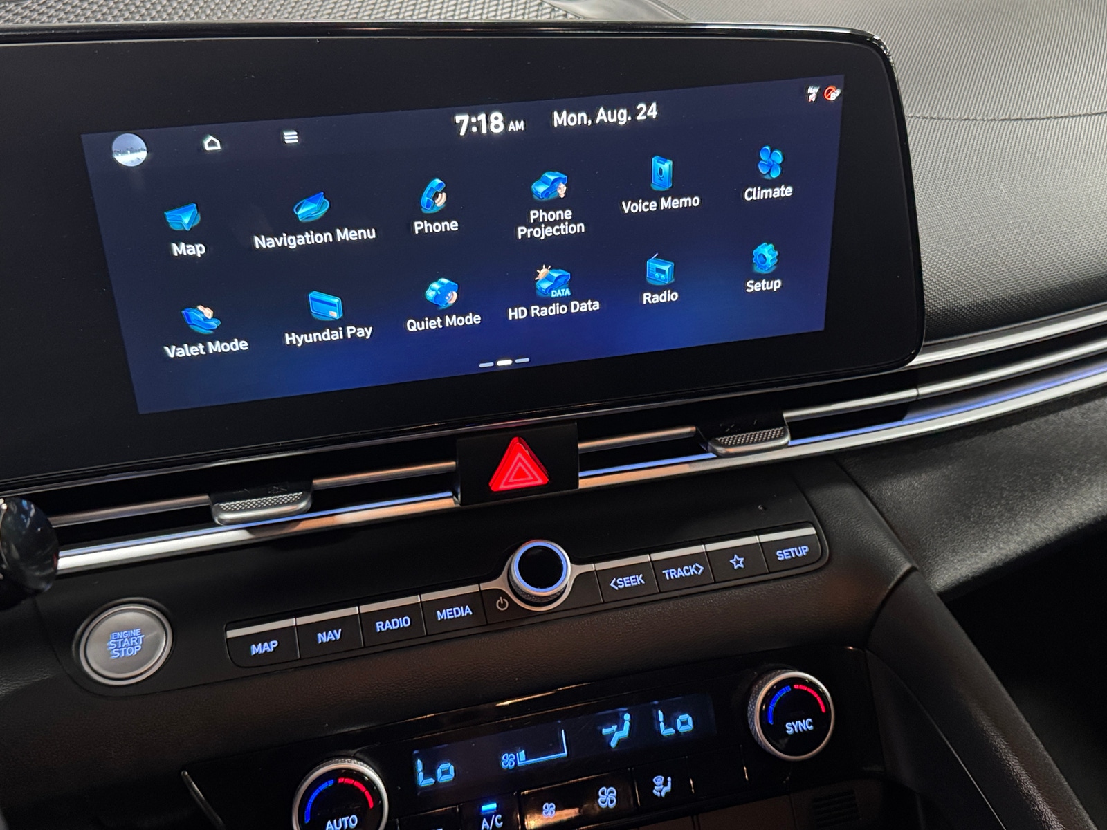 Thumbnail: 2024 Hyundai Elantra - 4