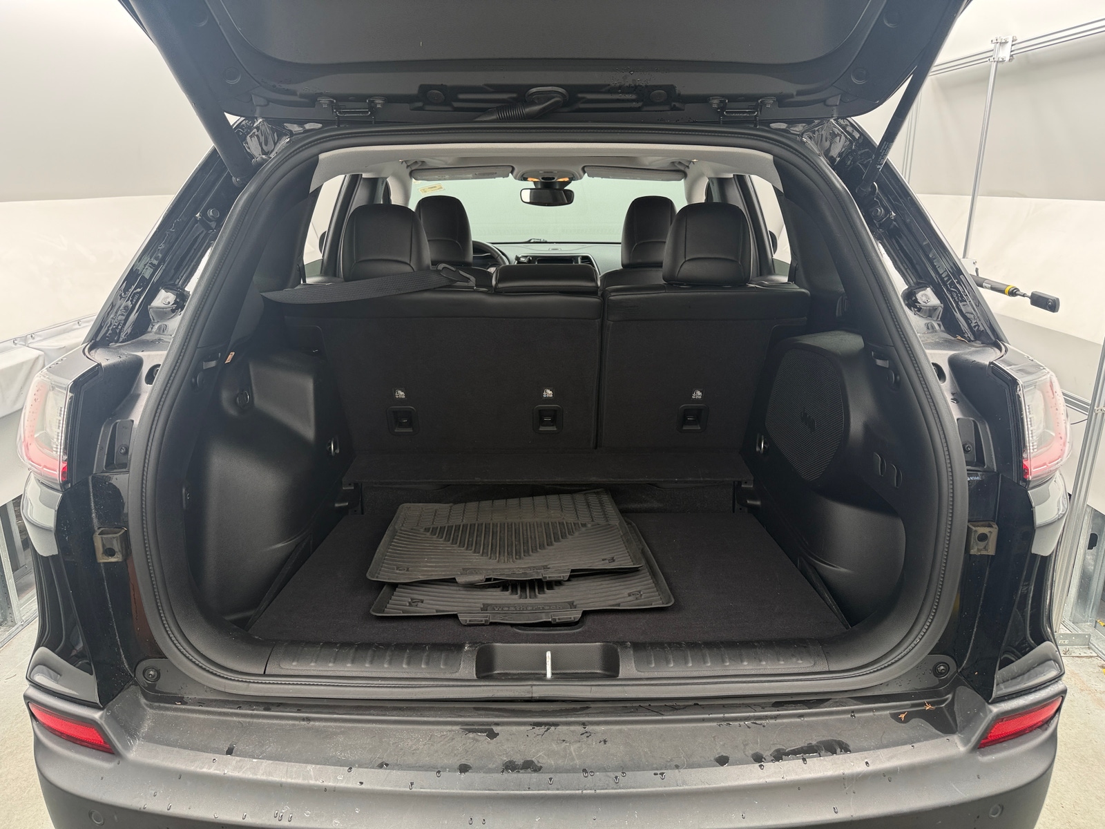Thumbnail: 2021 Jeep Cherokee - 6