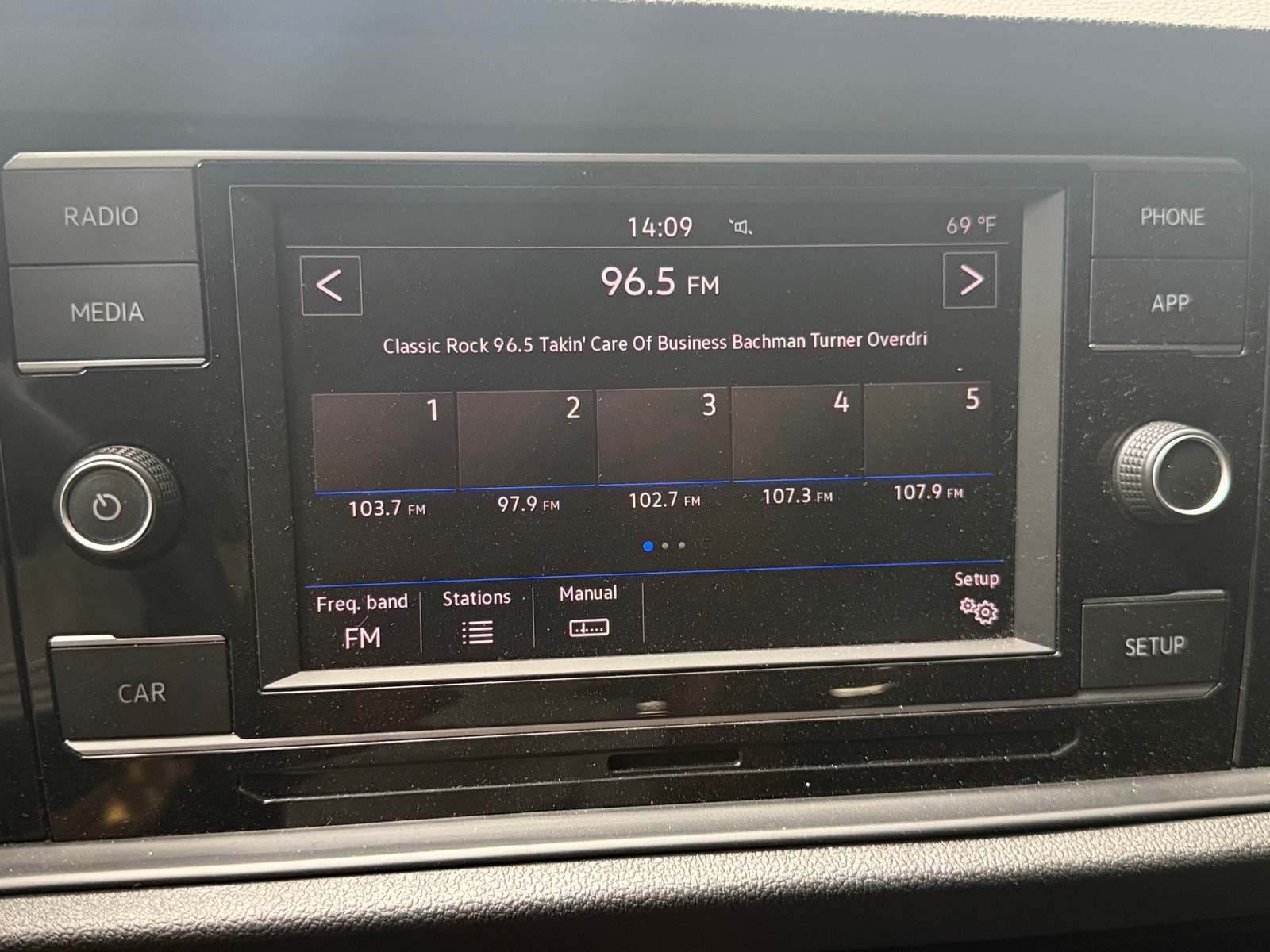 Thumbnail: 2019 Volkswagen Jetta - 4