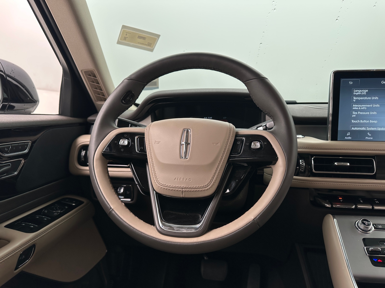 Thumbnail: 2023 Lincoln Aviator - 4
