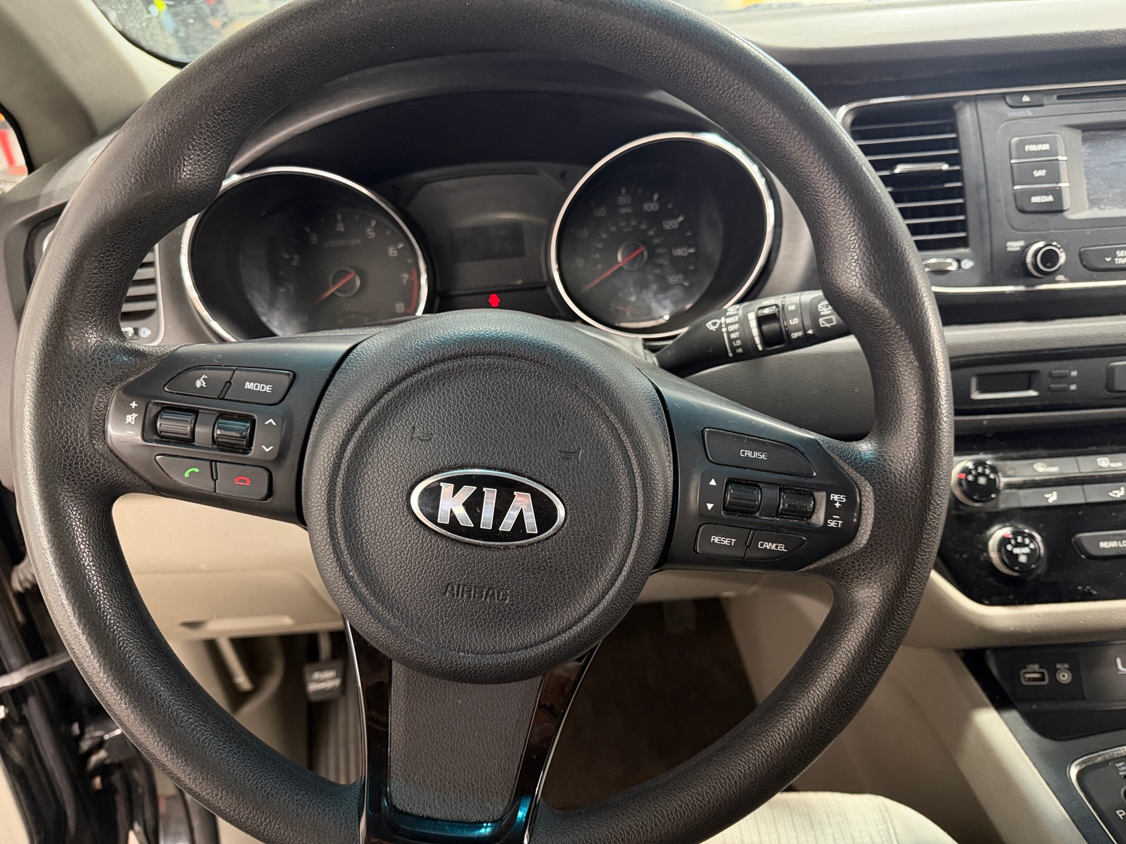 Thumbnail: 2016 Kia Sedona - 5