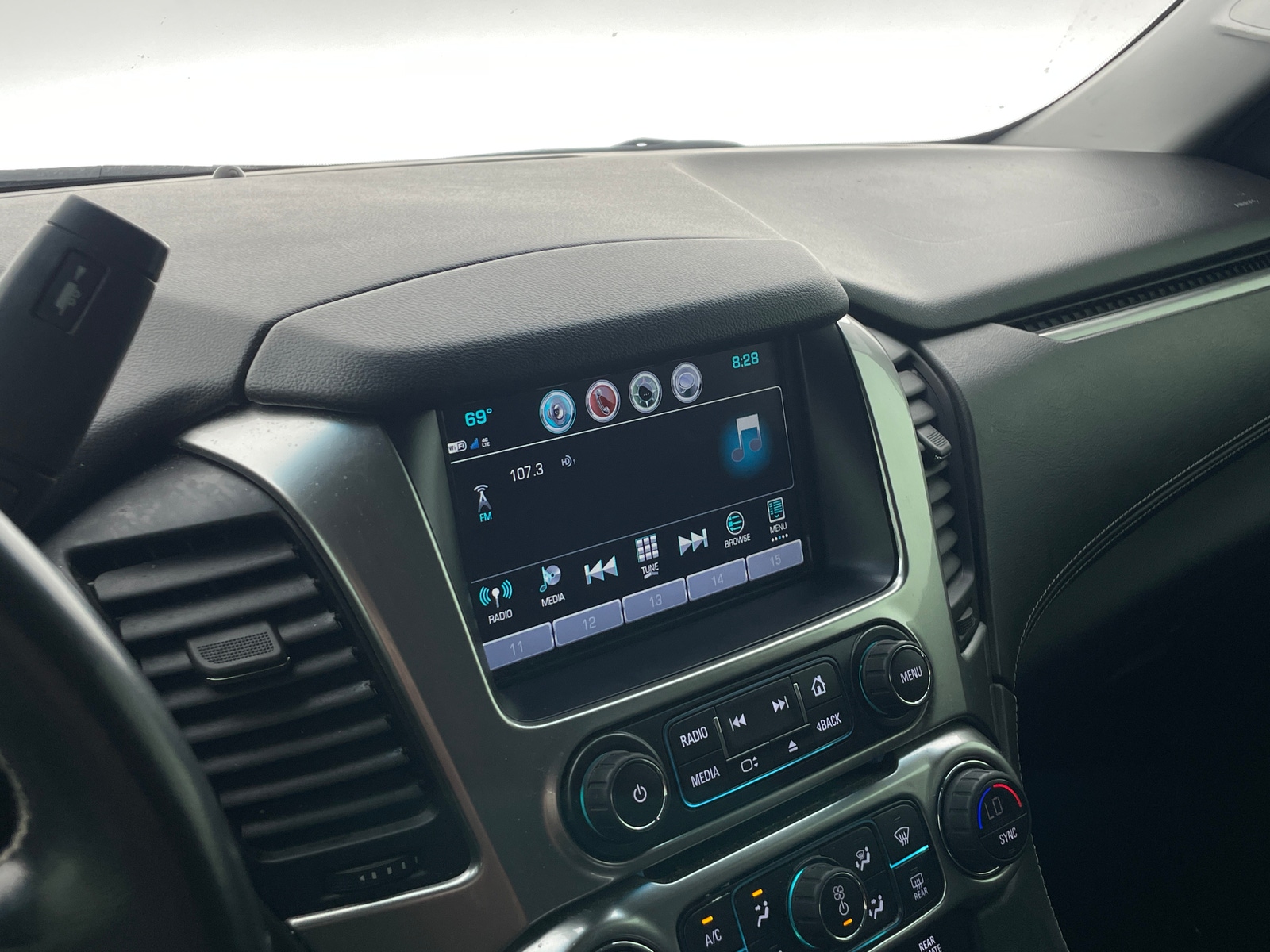 Thumbnail: 2020 Chevrolet Tahoe - 4