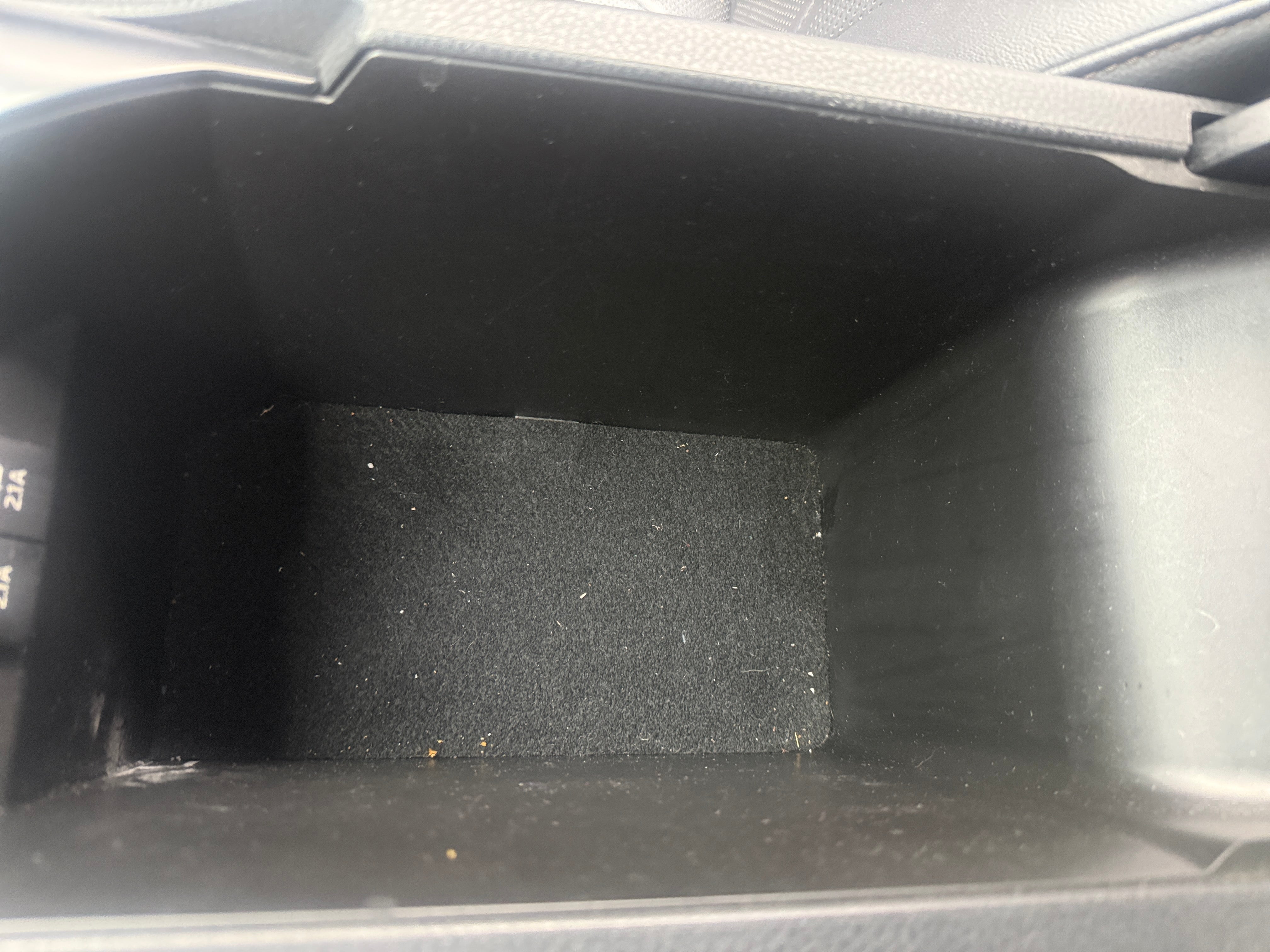 2019 Toyota Camry XLE - Photo 18