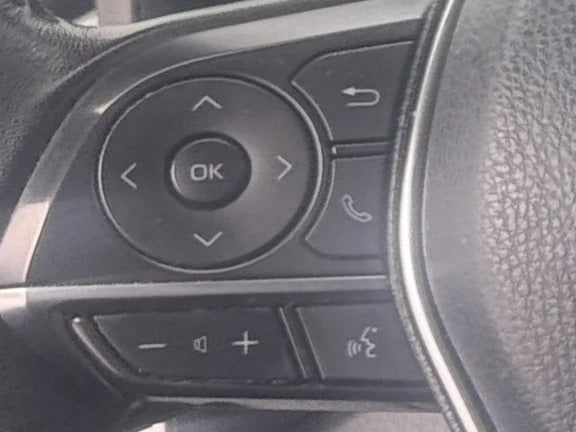 2019 Toyota Camry XLE - Photo 17