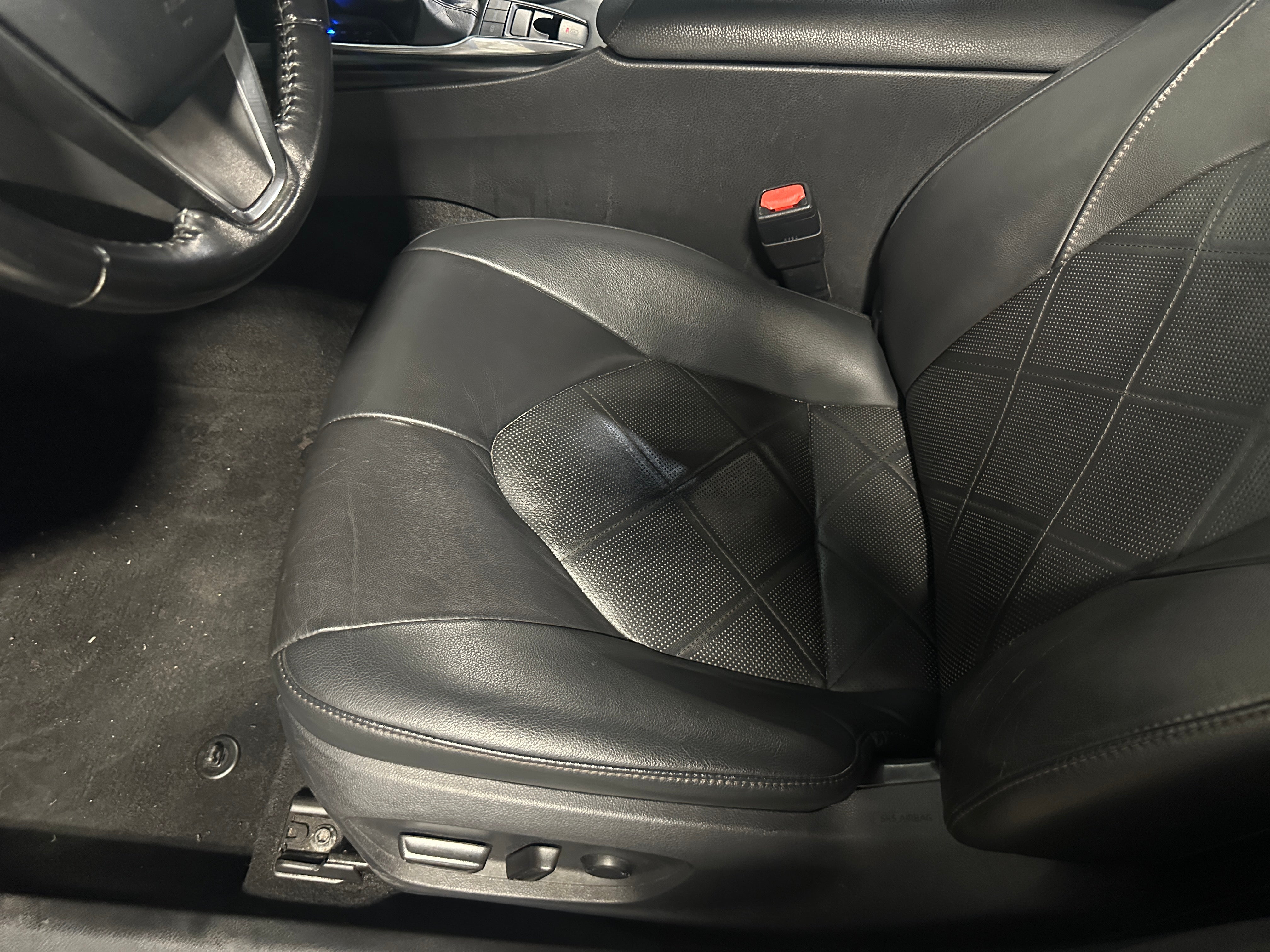 2019 Toyota Camry XLE - Photo 21