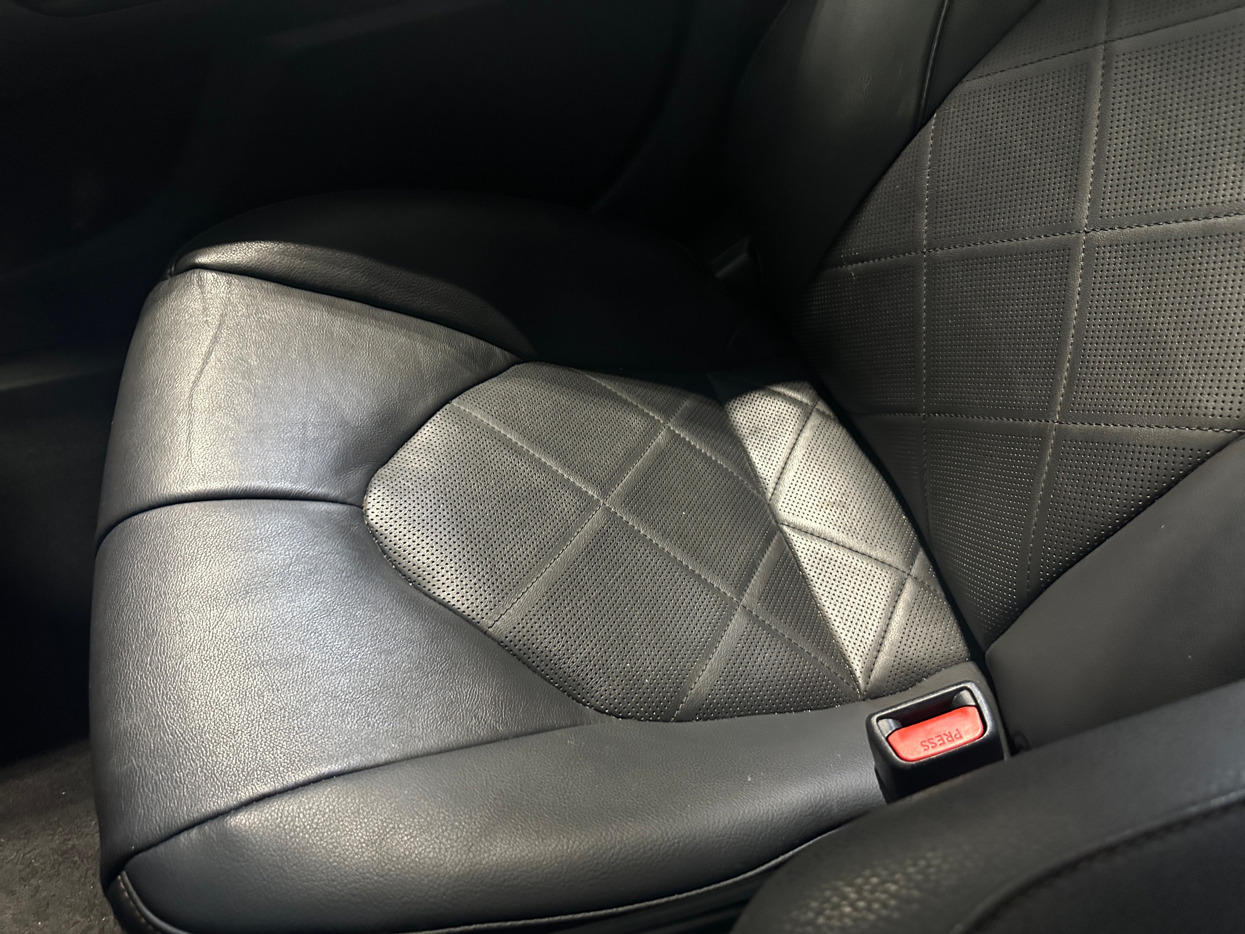 2019 Toyota Camry XLE - Photo 23