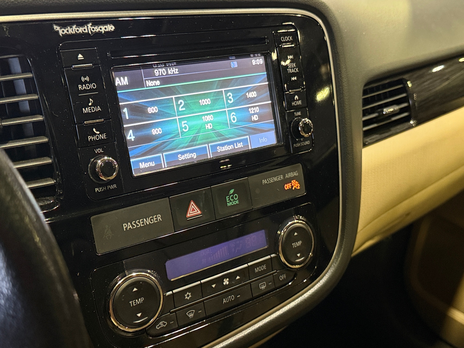 Thumbnail: 2016 Mitsubishi Outlander - 3