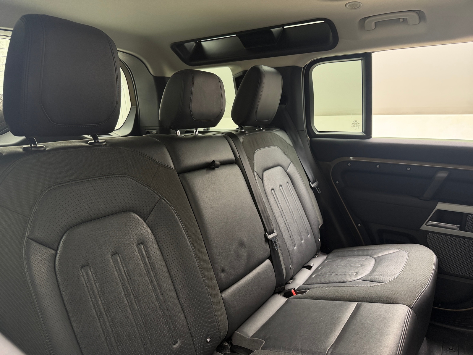 Thumbnail: 2020 Land Rover Defender - 5