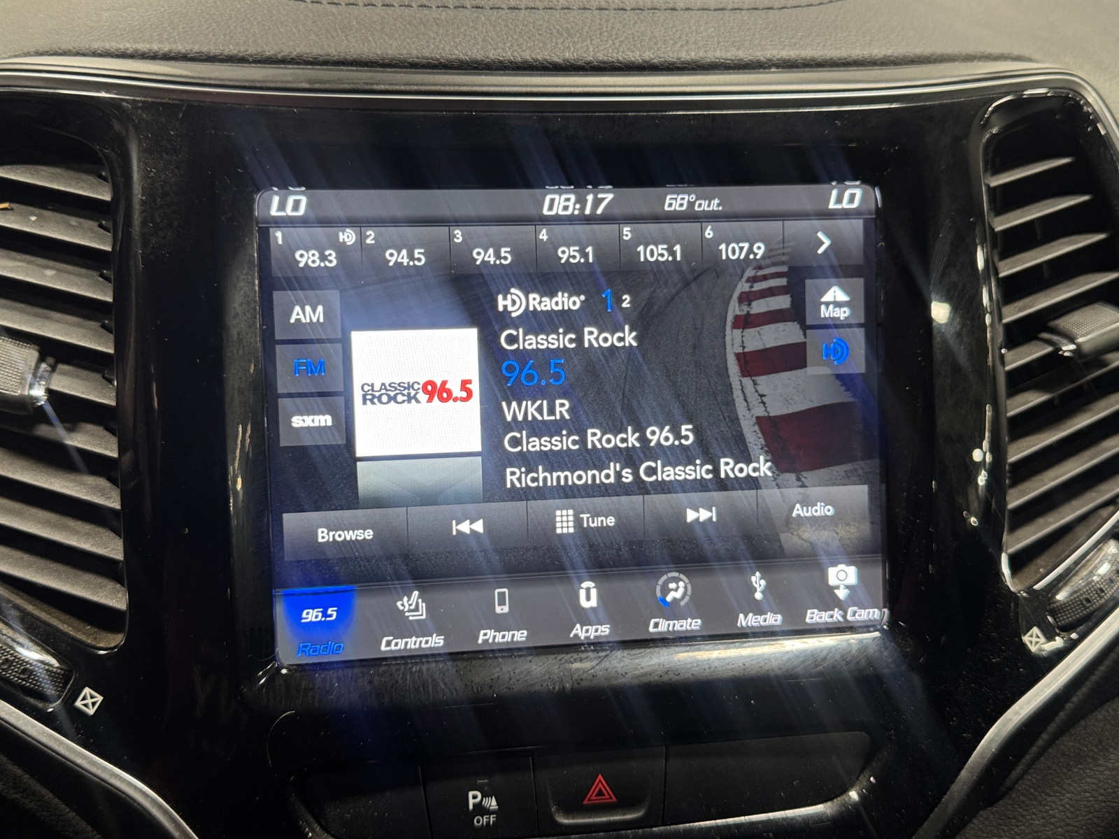 Thumbnail: 2019 Jeep Cherokee - 3