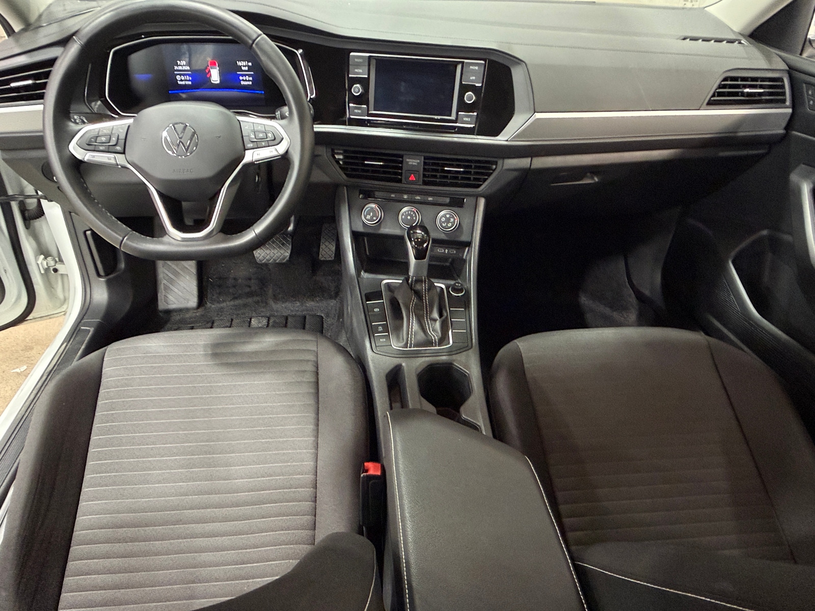 Thumbnail: 2024 Volkswagen Jetta - 3
