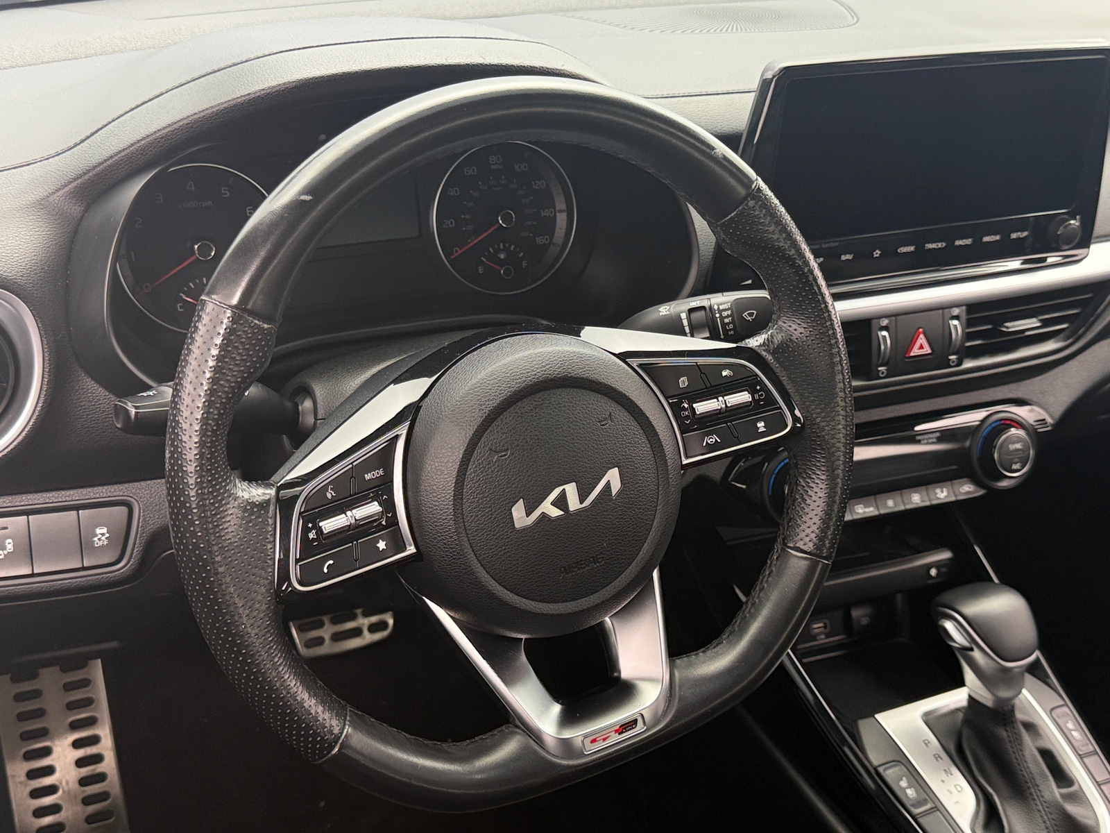Thumbnail: 2023 Kia Forte - 4