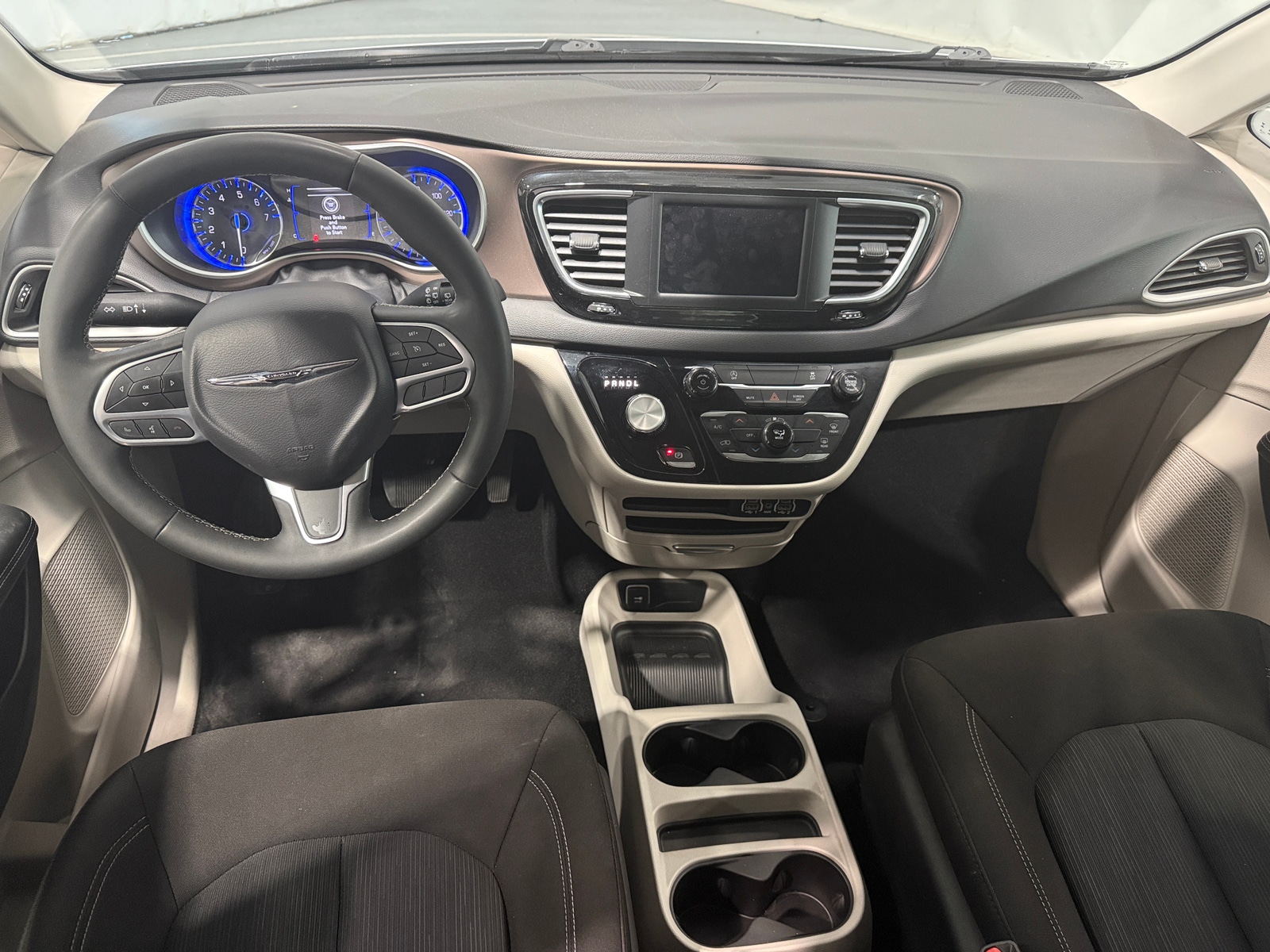 Thumbnail: 2024 Chrysler Voyager - 3