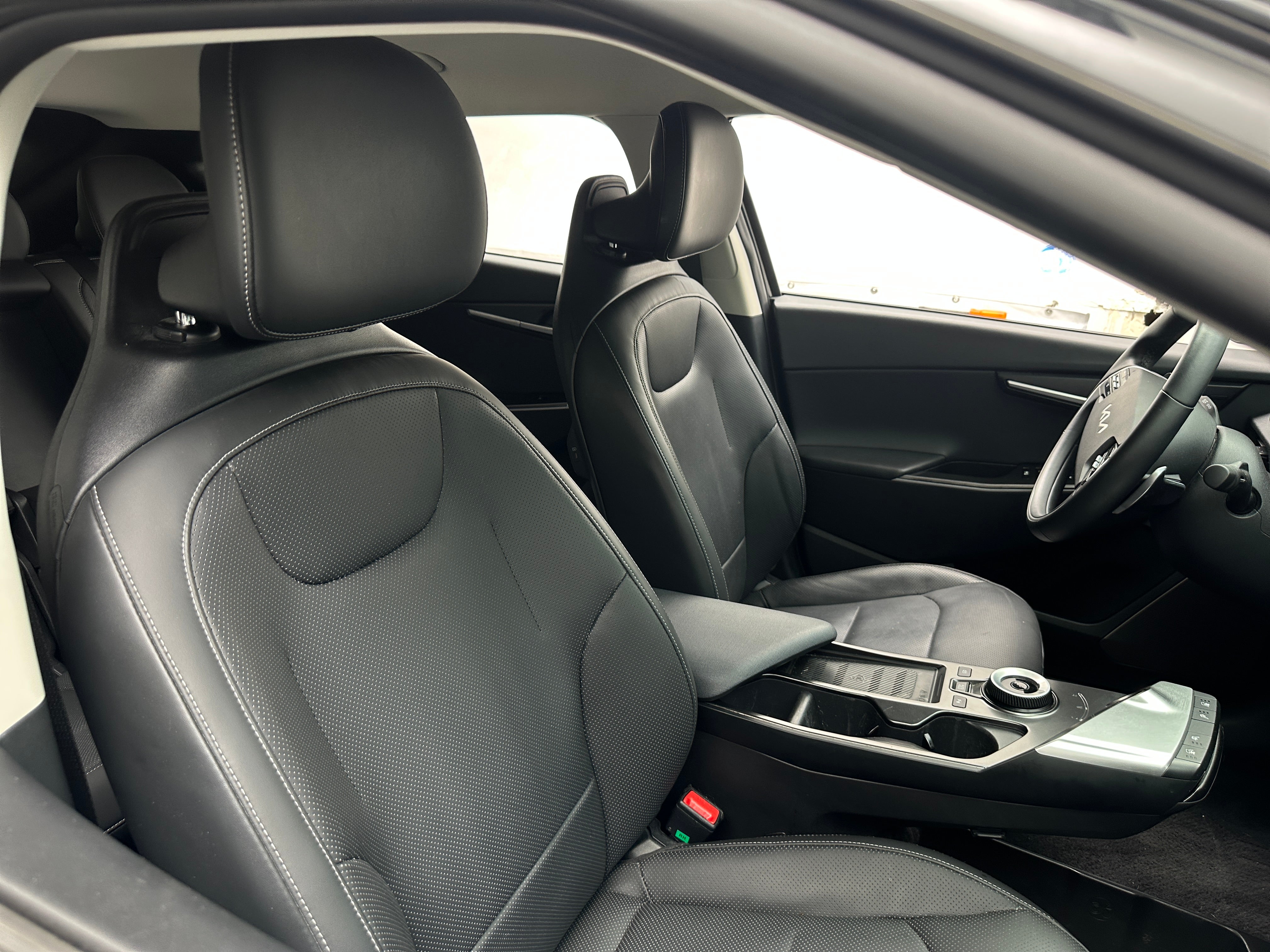 Used 2022 Kia EV6 Wind with VIN KNDC34LA9N5034576 for sale in Pewaukee, WI
