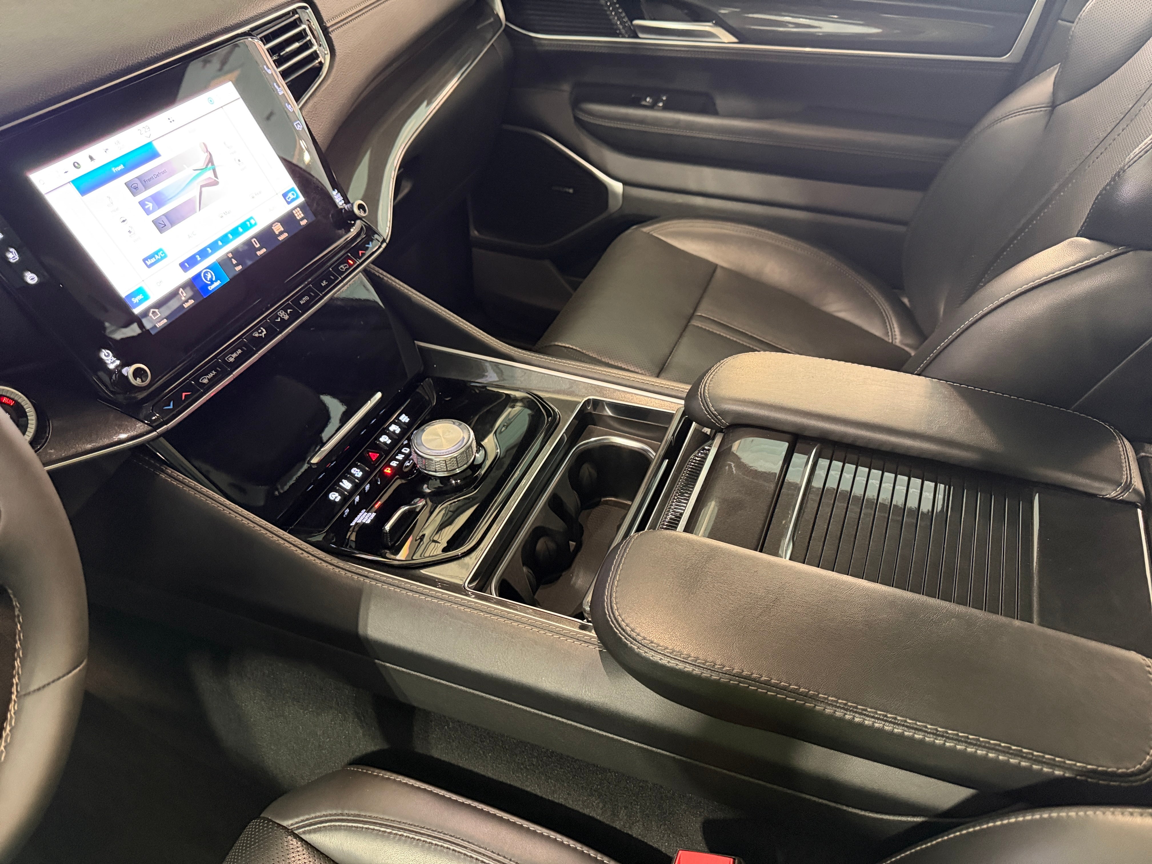 2023 Jeep Wagoneer Series I - Photo 9